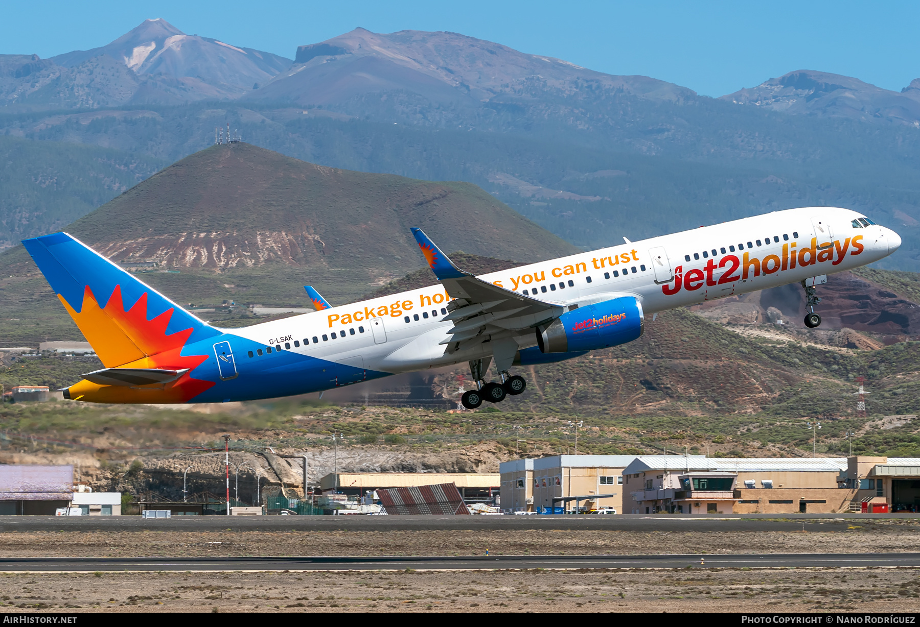 Aircraft Photo of G-LSAK | Boeing 757-23N | Jet2 Holidays | AirHistory.net #458703