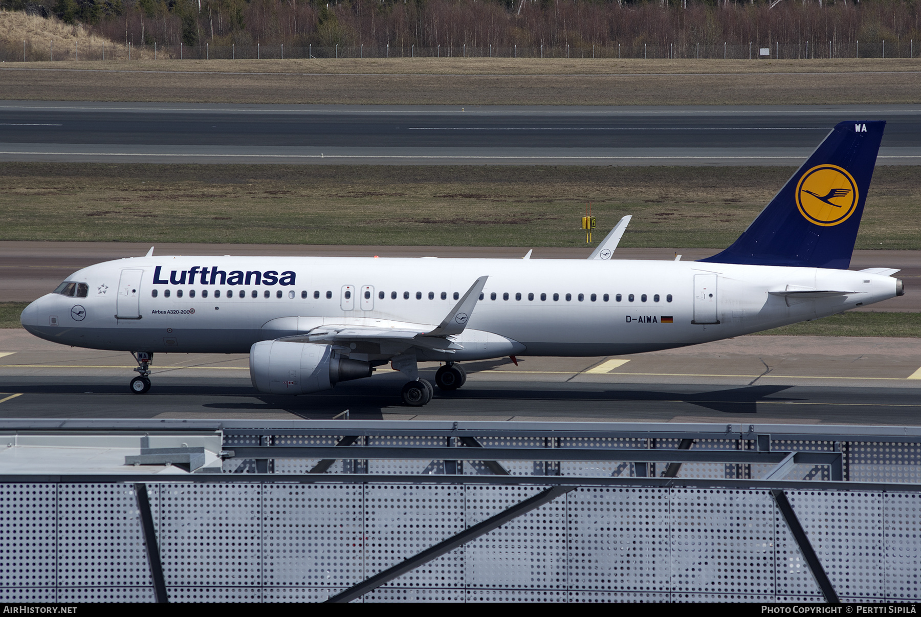Aircraft Photo of D-AIWA | Airbus A320-214 | Lufthansa | AirHistory.net #458796