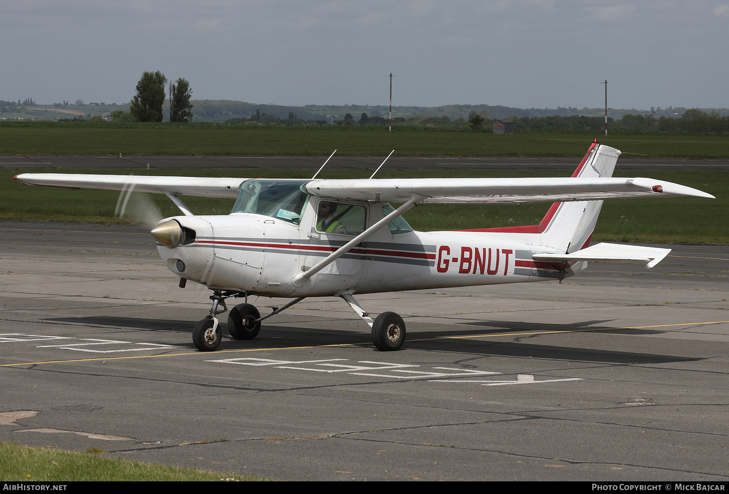 Aircraft Photo of G-BNUT | Cessna 152 | AirHistory.net #458892