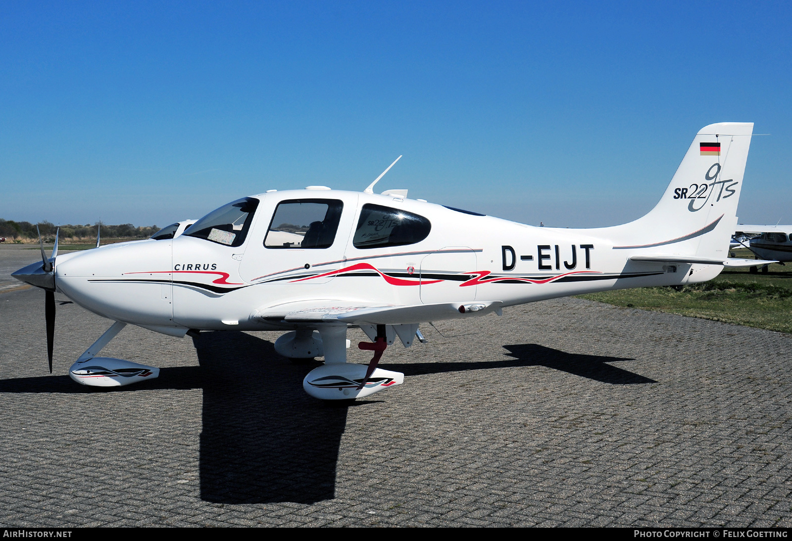 Aircraft Photo of D-EIJT | Cirrus SR-22 G3-GTS | AirHistory.net #458943