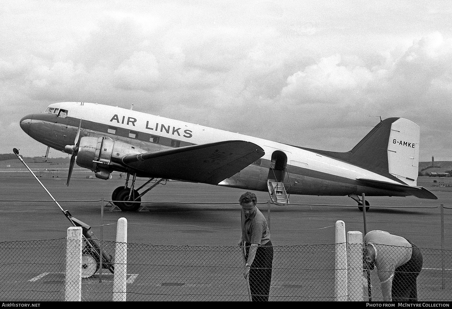 Aircraft Photo of G-AMKE | Douglas C-47B Dakota Mk.4 | Air Links | AirHistory.net #458959