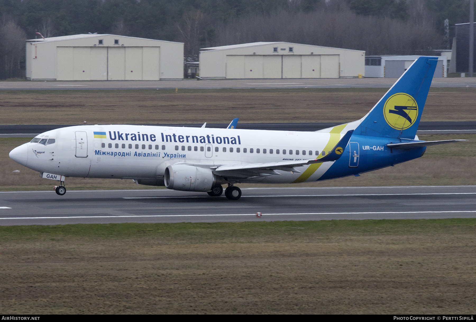 Aircraft Photo of UR-GAH | Boeing 737-32Q | Ukraine International Airlines | AirHistory.net #459017