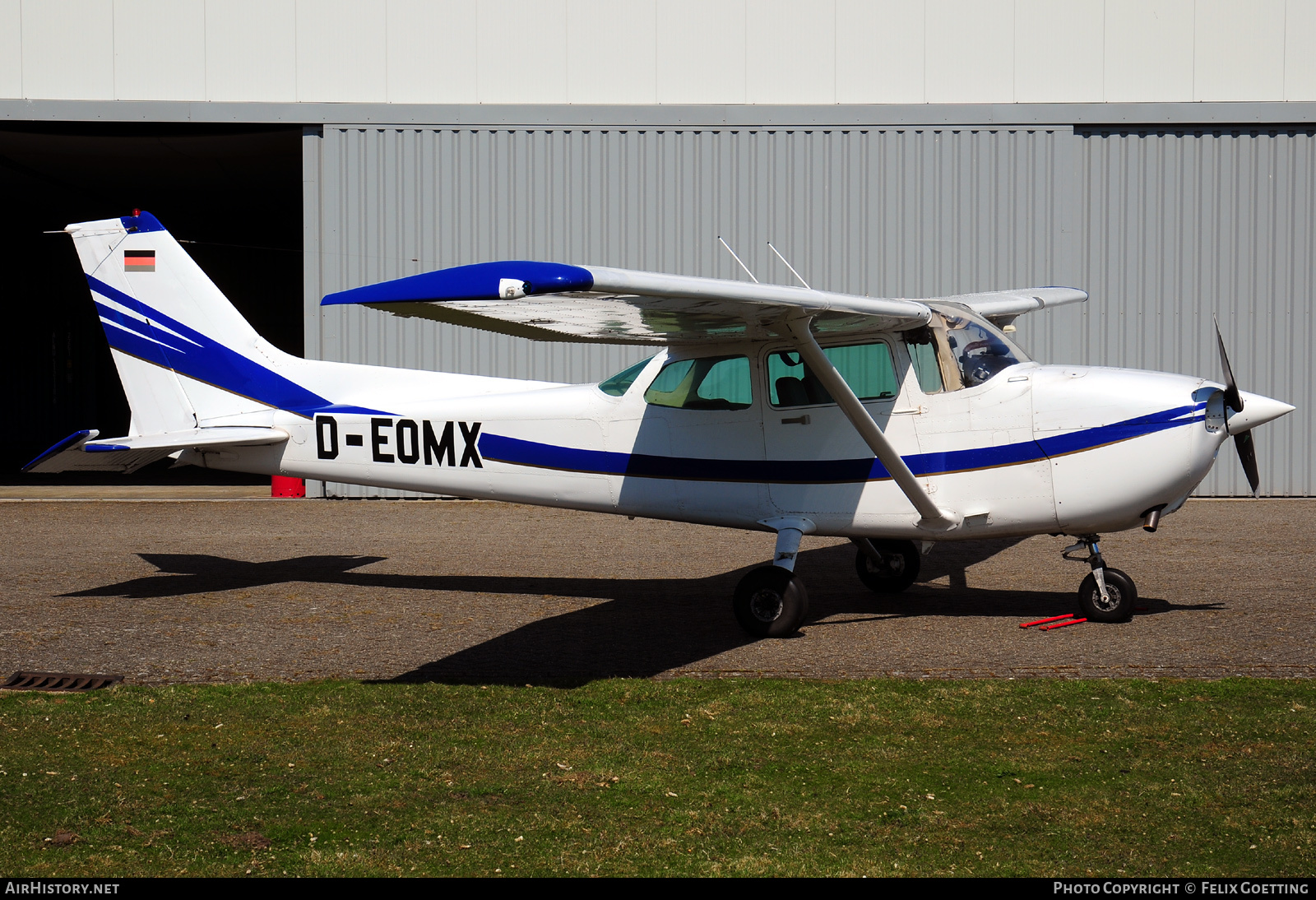 Aircraft Photo of D-EOMX | Cessna 172P Skyhawk II | AirHistory.net #459075