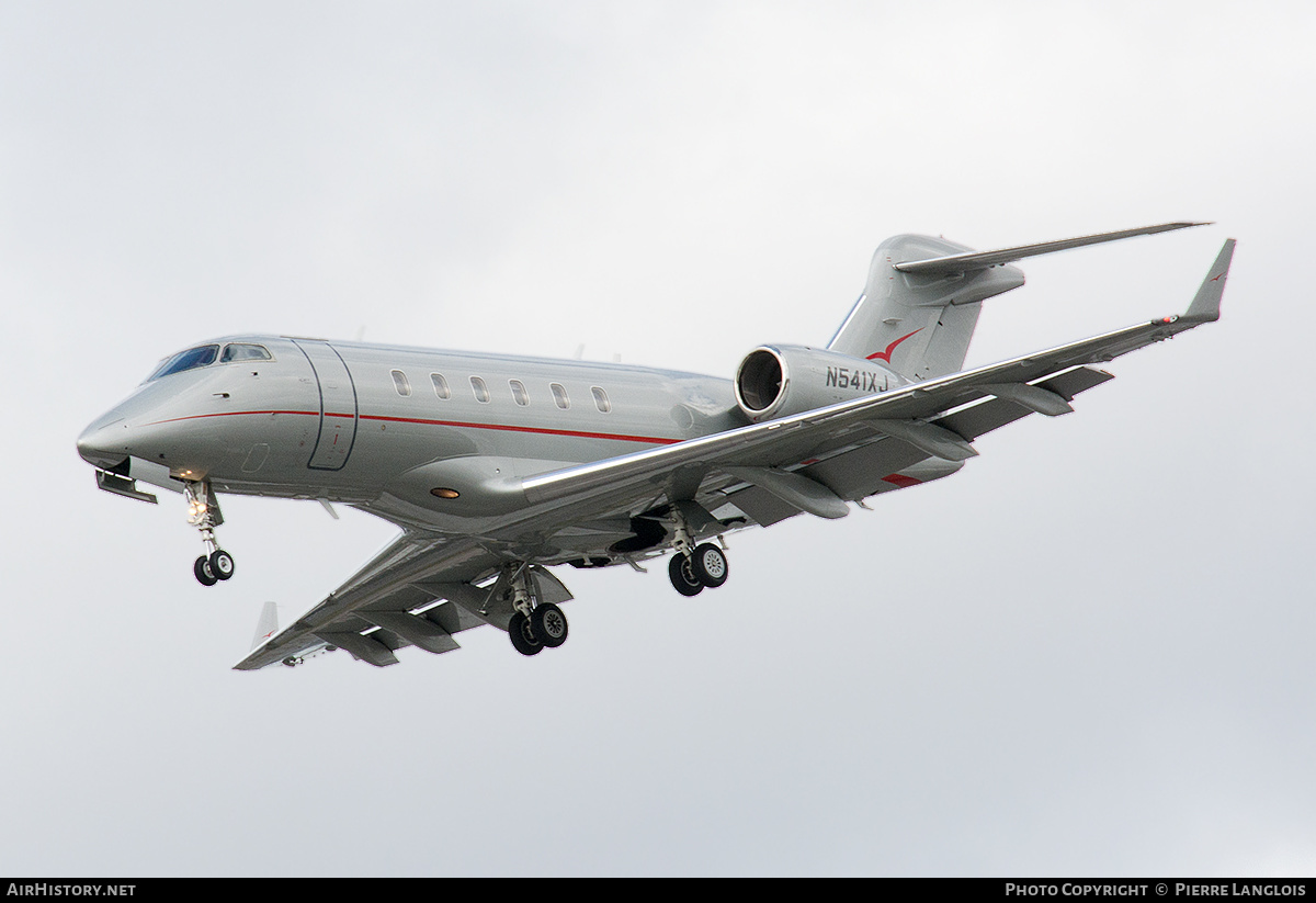 Aircraft Photo of N541XJ | Bombardier Challenger 300 (BD-100-1A10) | AirHistory.net #459131