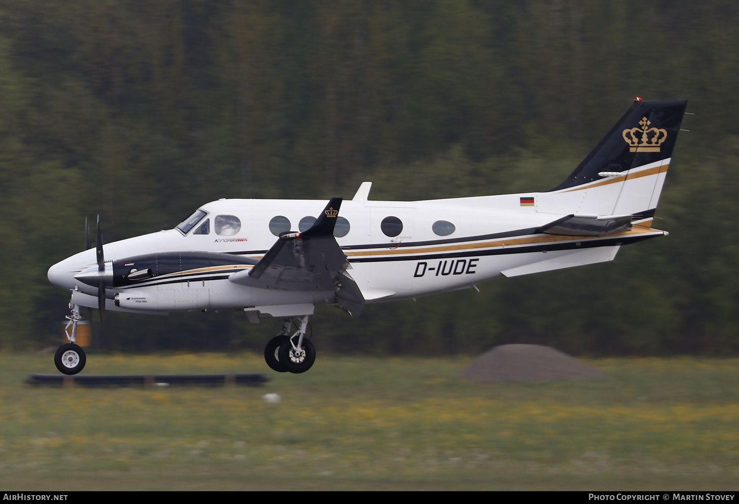 Aircraft Photo of D-IUDE | Beech C90B King Air | AirHistory.net #459147