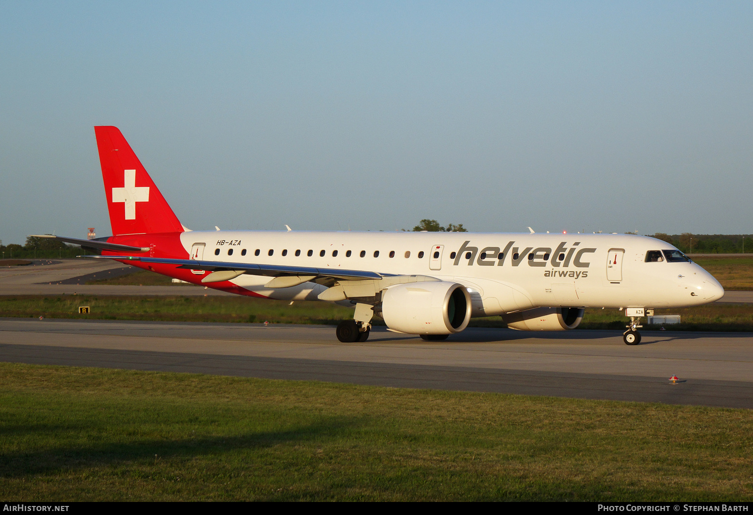 Aircraft Photo of HB-AZA | Embraer 190-E2 (ERJ-190-300) | Helvetic Airways | AirHistory.net #459155
