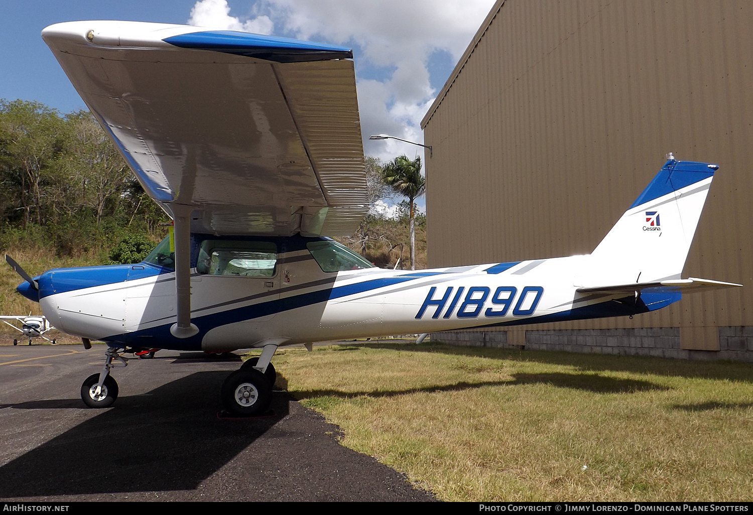 Aircraft Photo of HI890 | Cessna 152 | AirHistory.net #459291