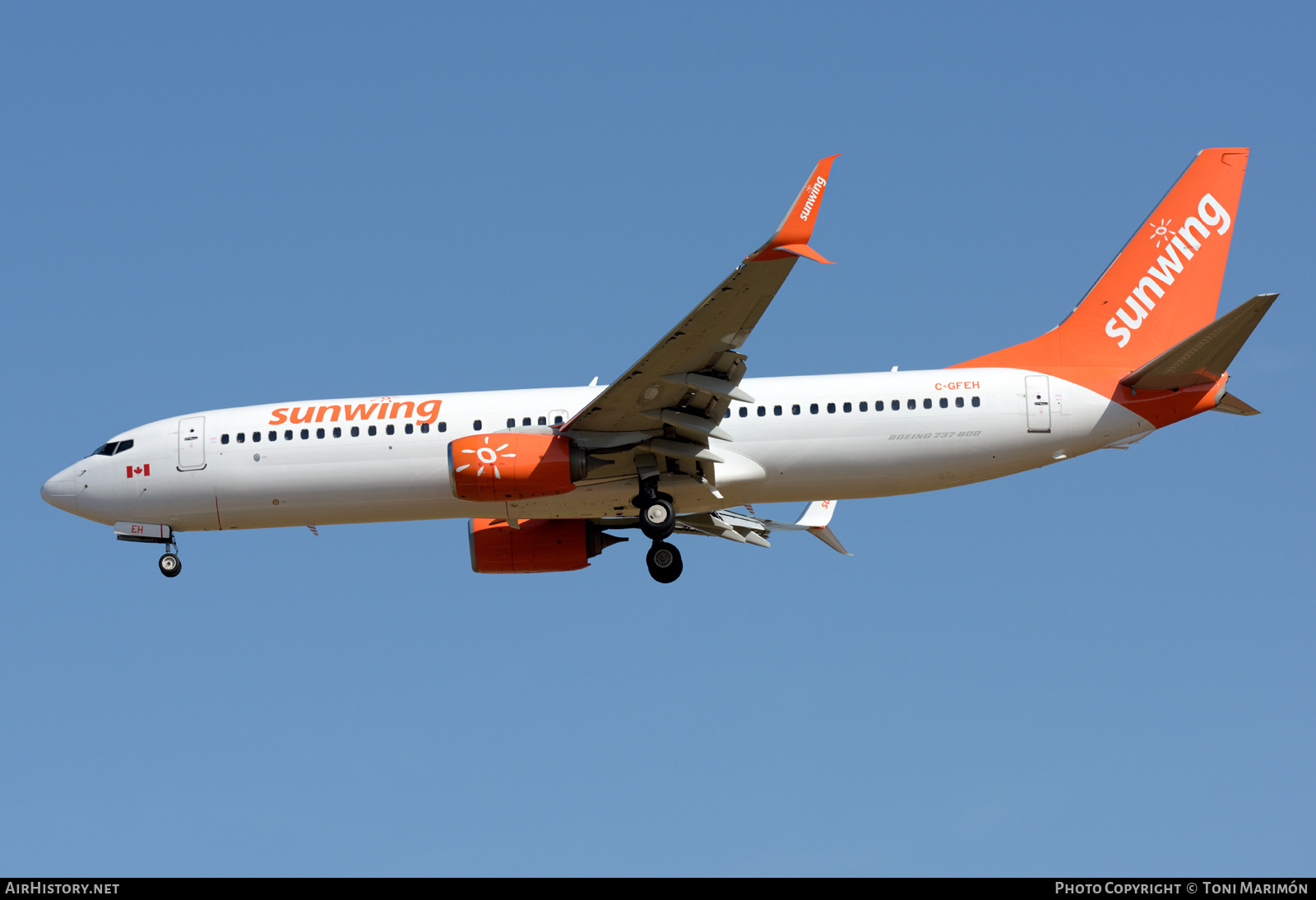 Aircraft Photo of C-GFEH | boeing 737-8GS | Sunwing Airlines | AirHistory.net #459293