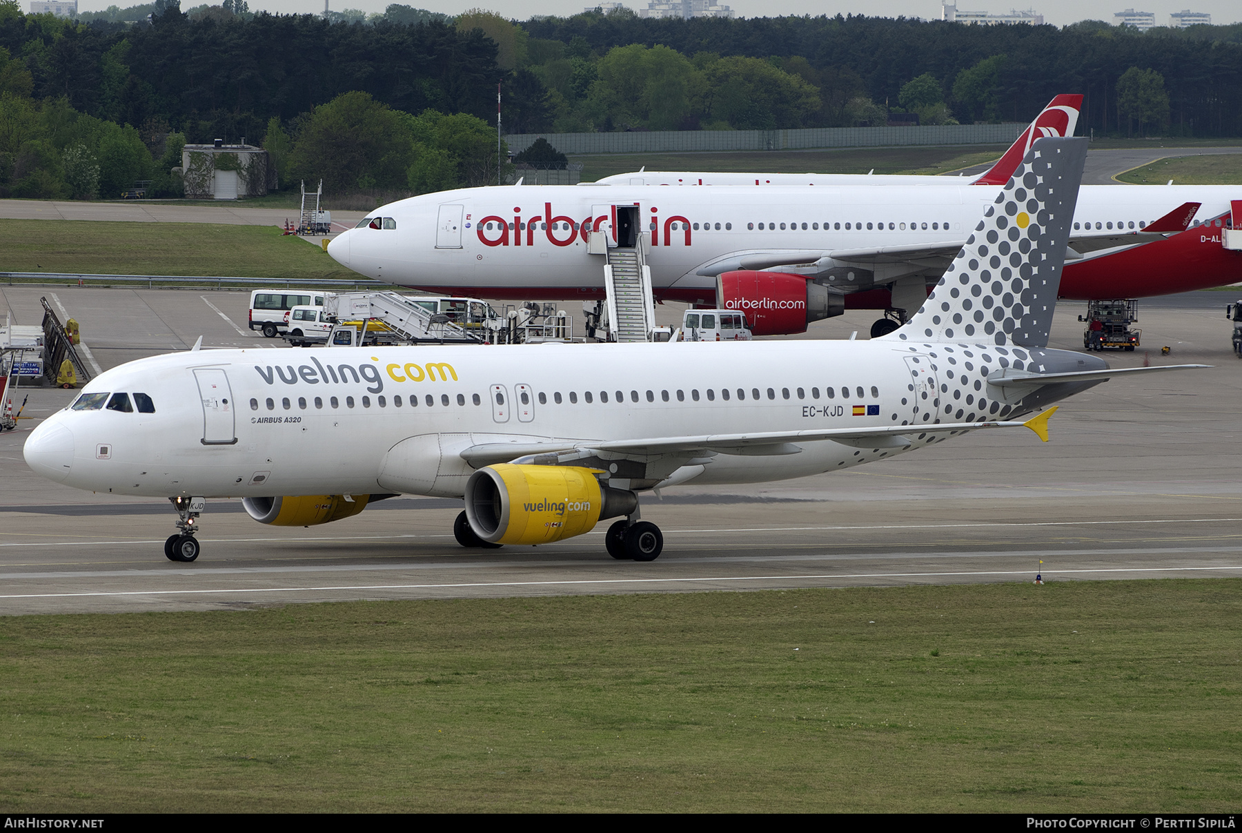 Aircraft Photo of EC-KJD | Airbus A320-216 | Vueling Airlines | AirHistory.net #459302