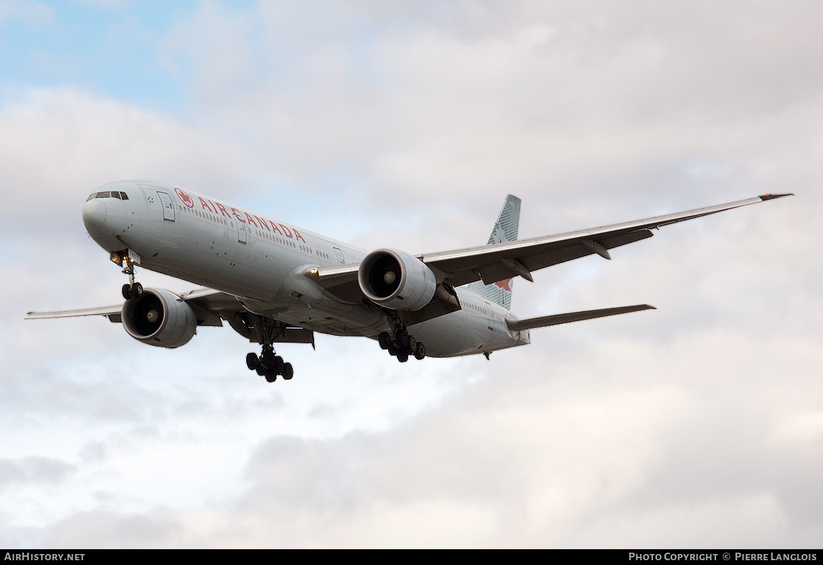 Aircraft Photo of C-FIVQ | Boeing 777-333/ER | Air Canada | AirHistory.net #459305