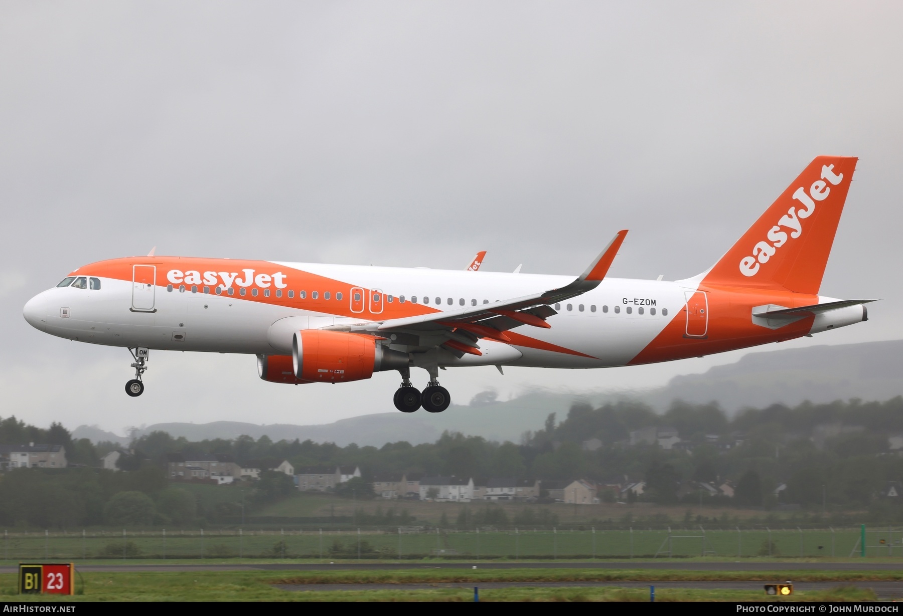 Aircraft Photo of G-EZOM | Airbus A320-214 | EasyJet | AirHistory.net #459347