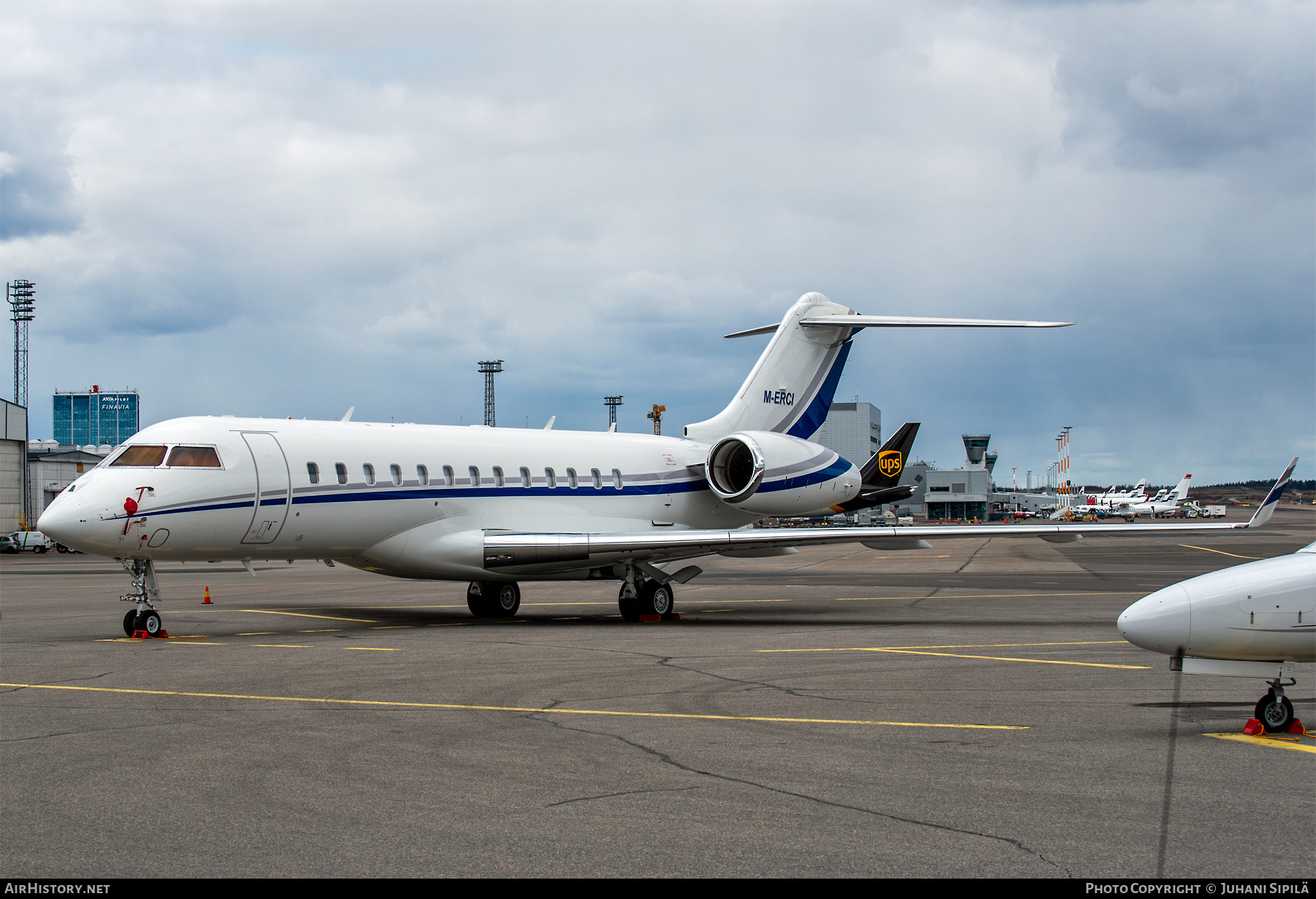 Aircraft Photo of M-ERCI | Bombardier Global 6000 (BD-700-1A10) | AirHistory.net #459362