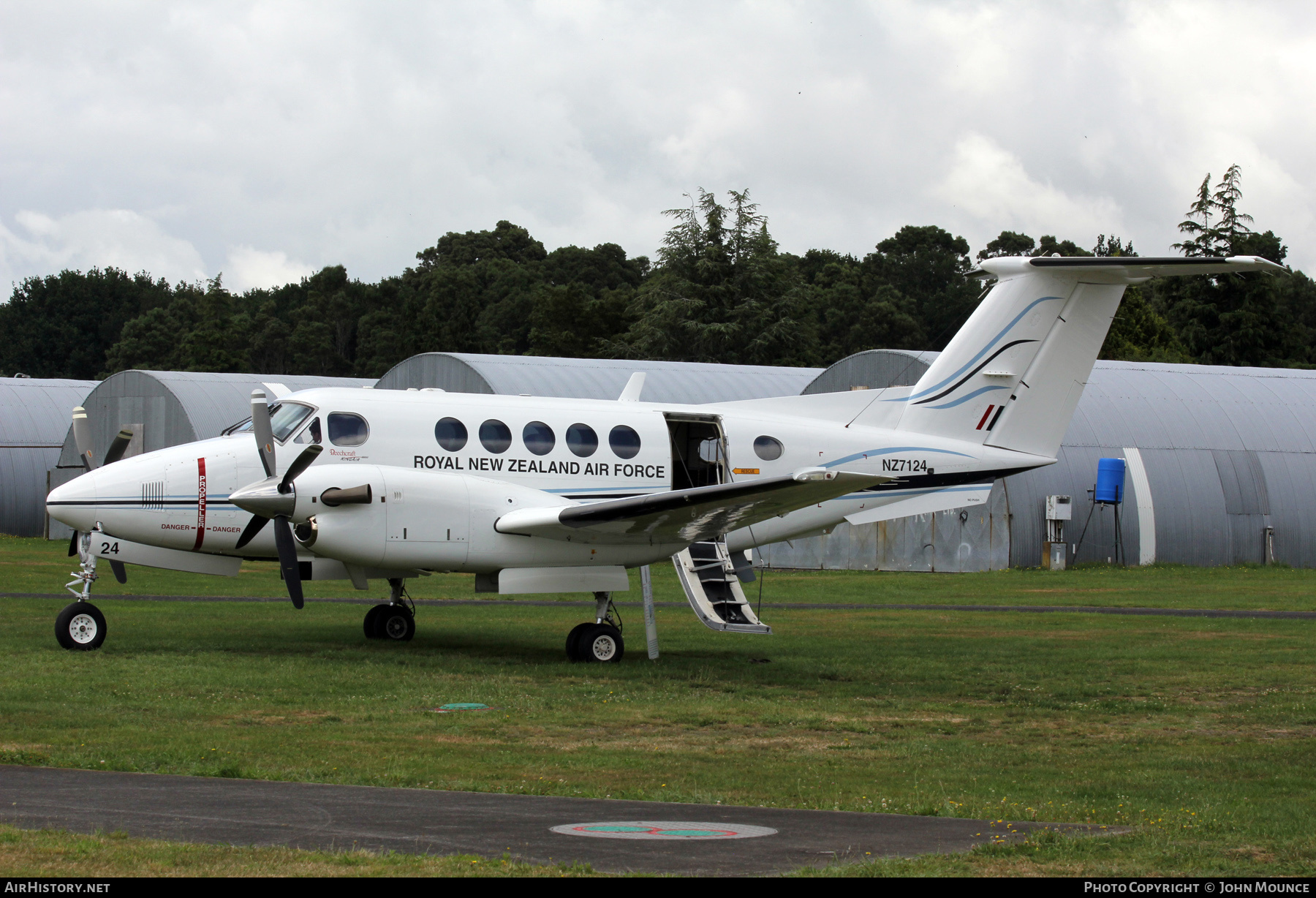 Aircraft Photo of NZ7124 | Raytheon B200 King Air | New Zealand - Air Force | AirHistory.net #459389