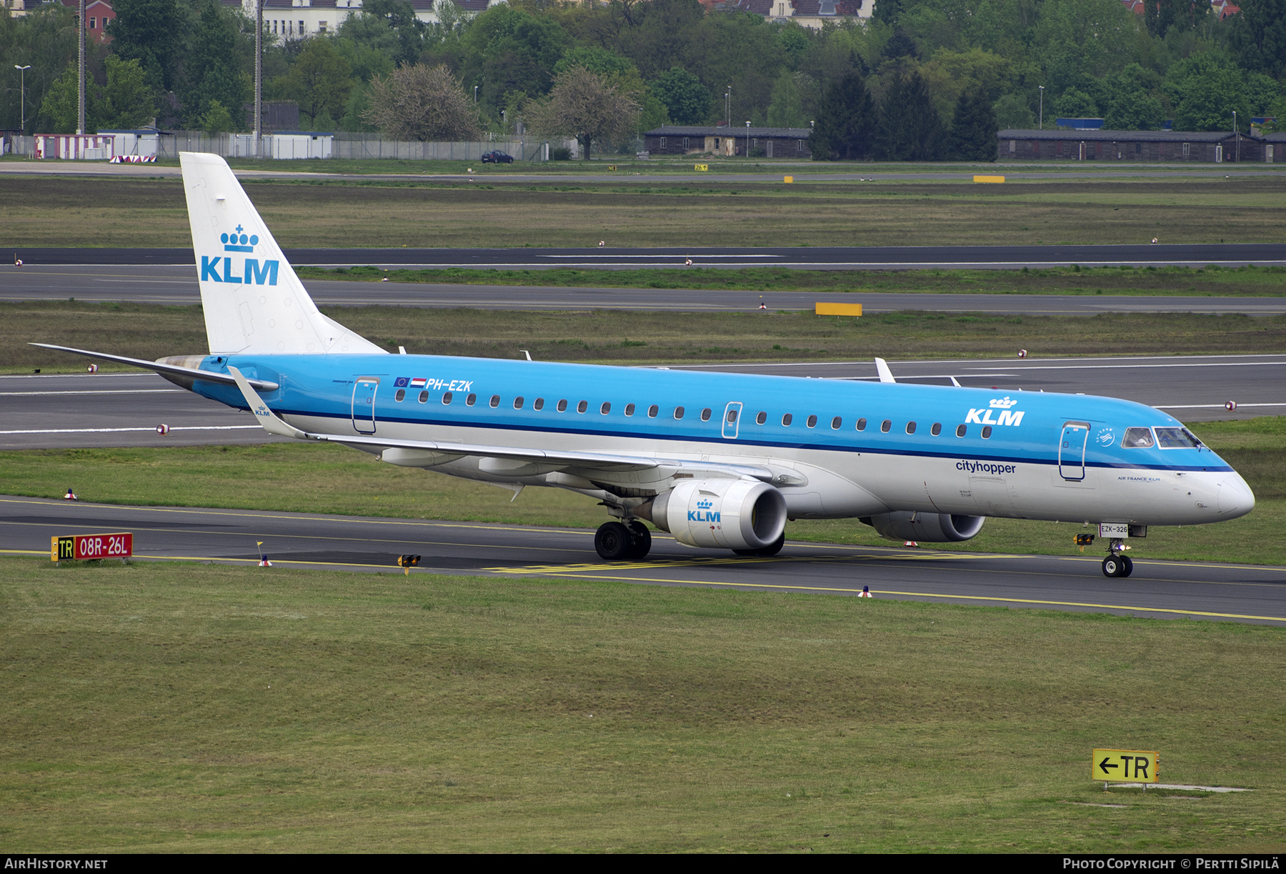 Aircraft Photo of PH-EZK | Embraer 190STD (ERJ-190-100STD) | KLM Cityhopper | AirHistory.net #459480