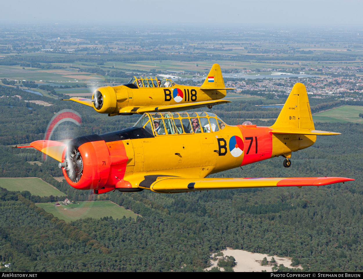 Aircraft Photo of PH-MLM / B-71 | North American AT-16 Harvard IIB | Netherlands - Air Force | AirHistory.net #459580