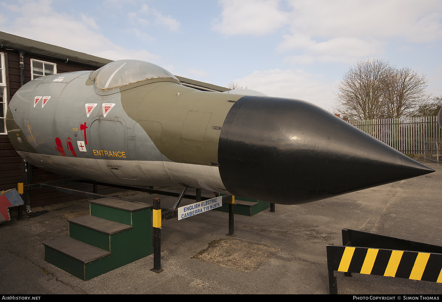 Aircraft Photo of WJ975 | English Electric Canberra T.19 | UK - Air Force | AirHistory.net #459810