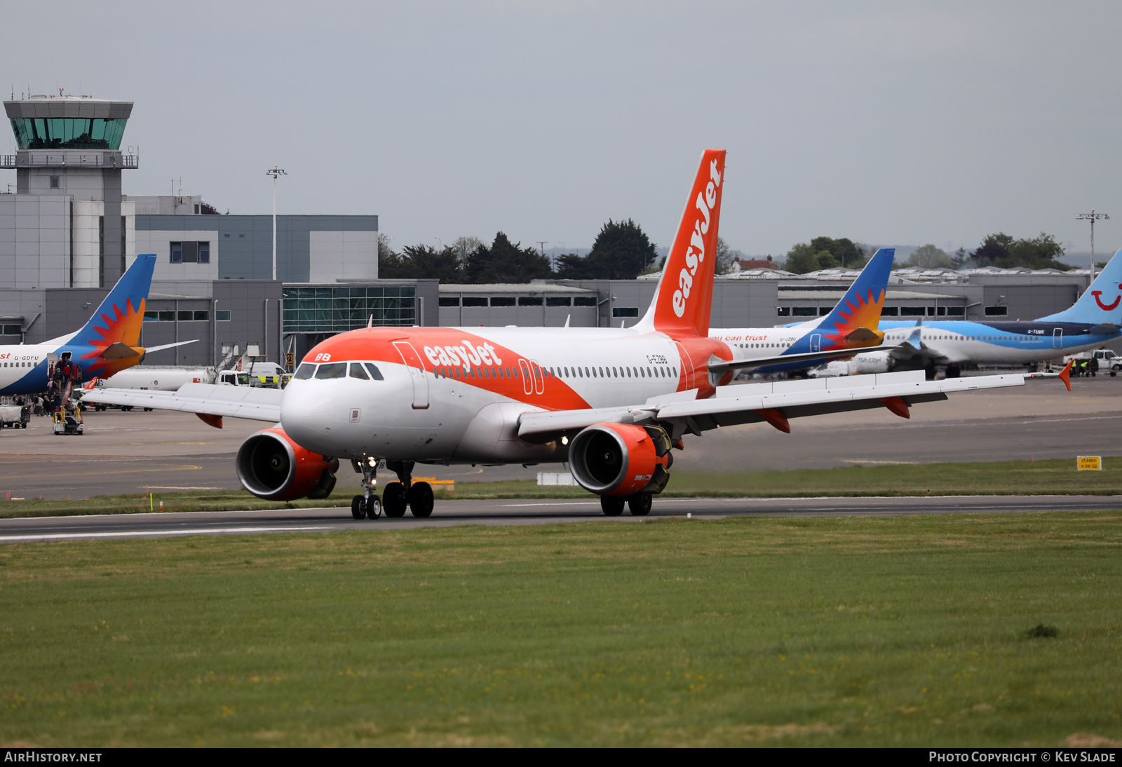 Aircraft Photo of G-EZBB | Airbus A319-111 | EasyJet | AirHistory.net #459814