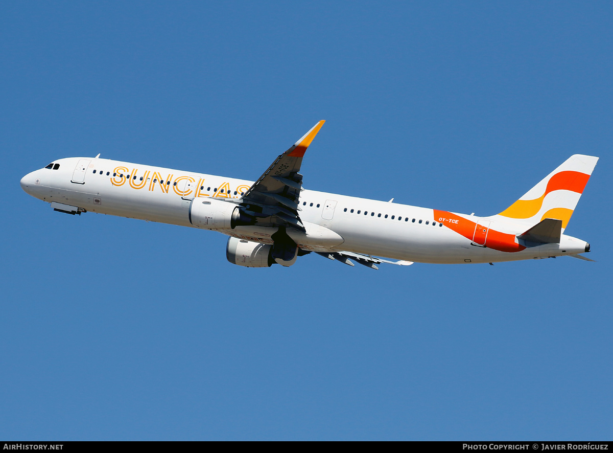 Aircraft Photo of OY-TCE | Airbus A321-211 | Sunclass Airlines | AirHistory.net #459834