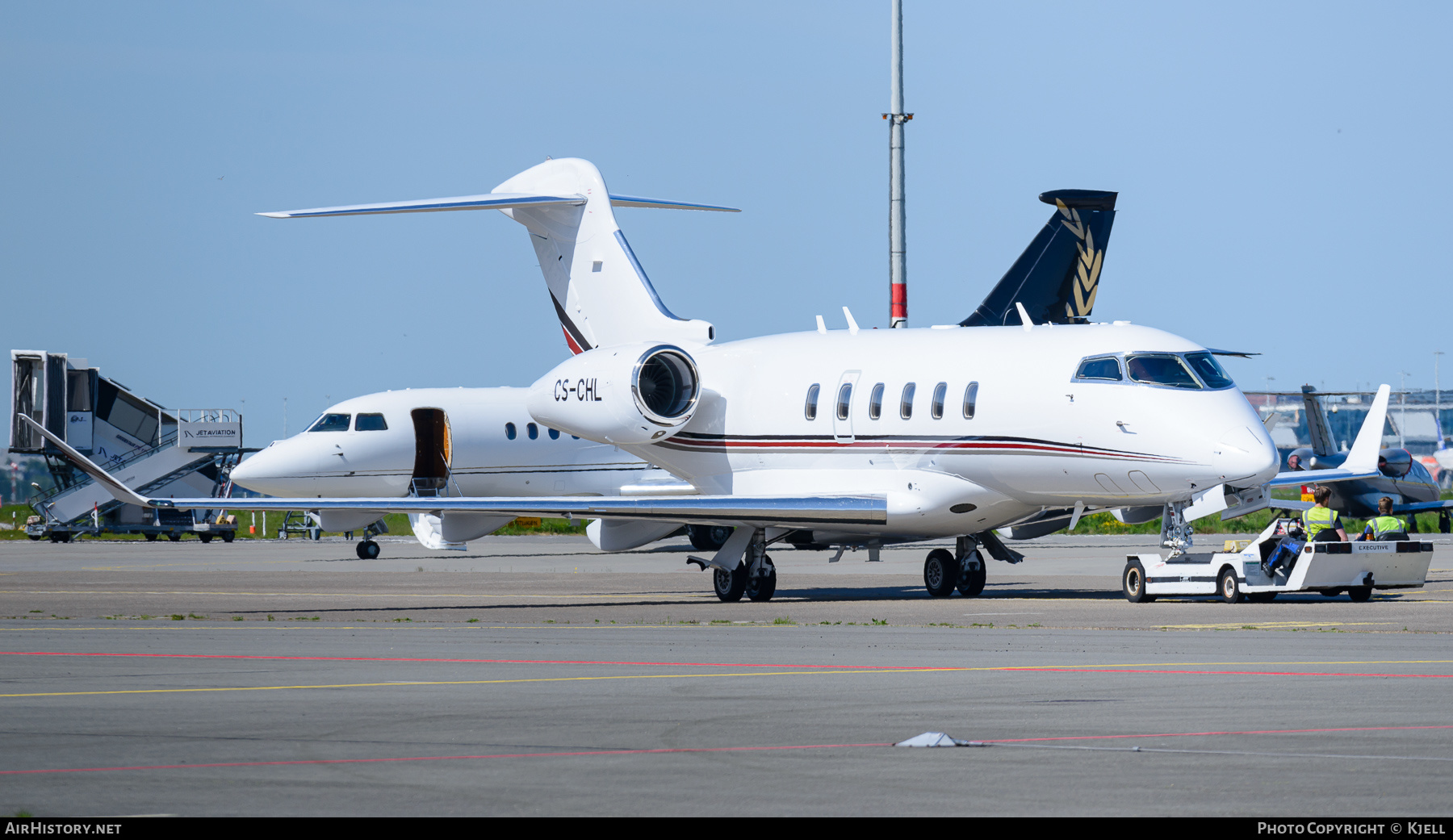Aircraft Photo of CS-CHL | Bombardier Challenger 350 (BD-100-1A10) | AirHistory.net #459836
