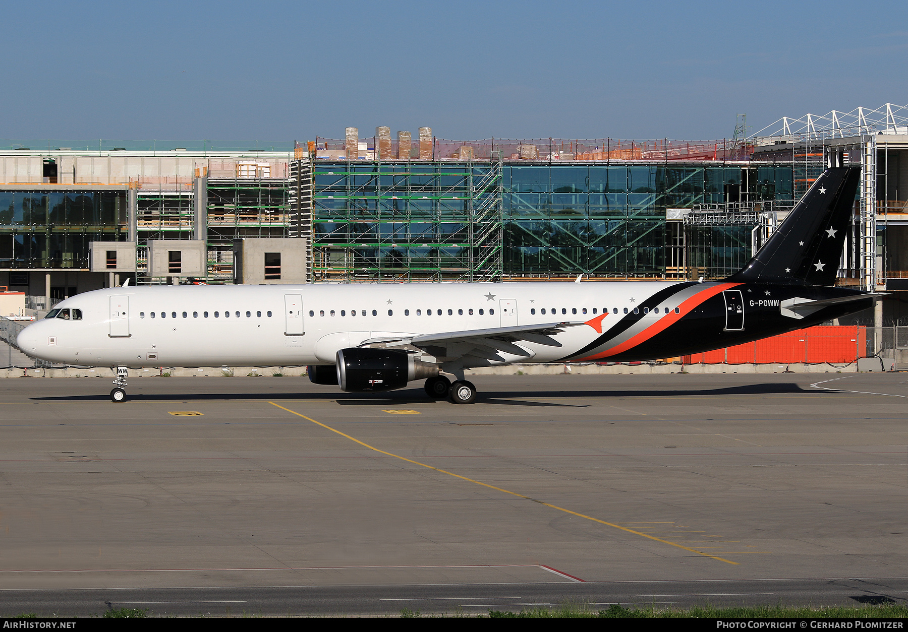 Aircraft Photo of G-POWW | Airbus A321-211 | Titan Airways | AirHistory.net #459888