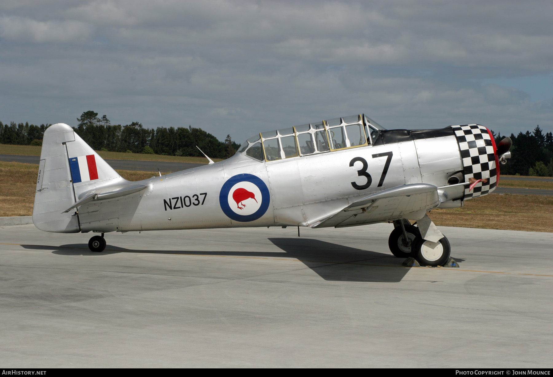 Aircraft Photo of NZ1037 / ZK-ENA / EX592 | North American AT-6C Harvard IIA | New Zealand - Air Force | AirHistory.net #459903