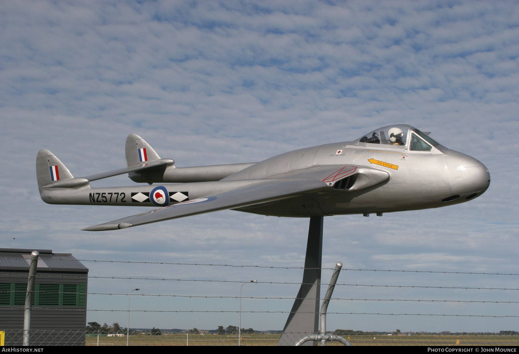 Aircraft Photo of NZ5772 | De Havilland D.H. 100 Vampire FB5 | New Zealand - Air Force | AirHistory.net #459907