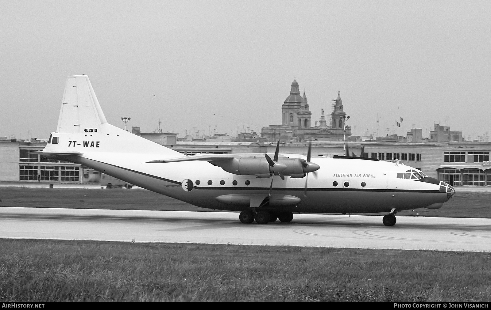 Aircraft Photo of 7T-WAE / 402810 | Antonov An-12 | Algeria - Air Force | AirHistory.net #459919