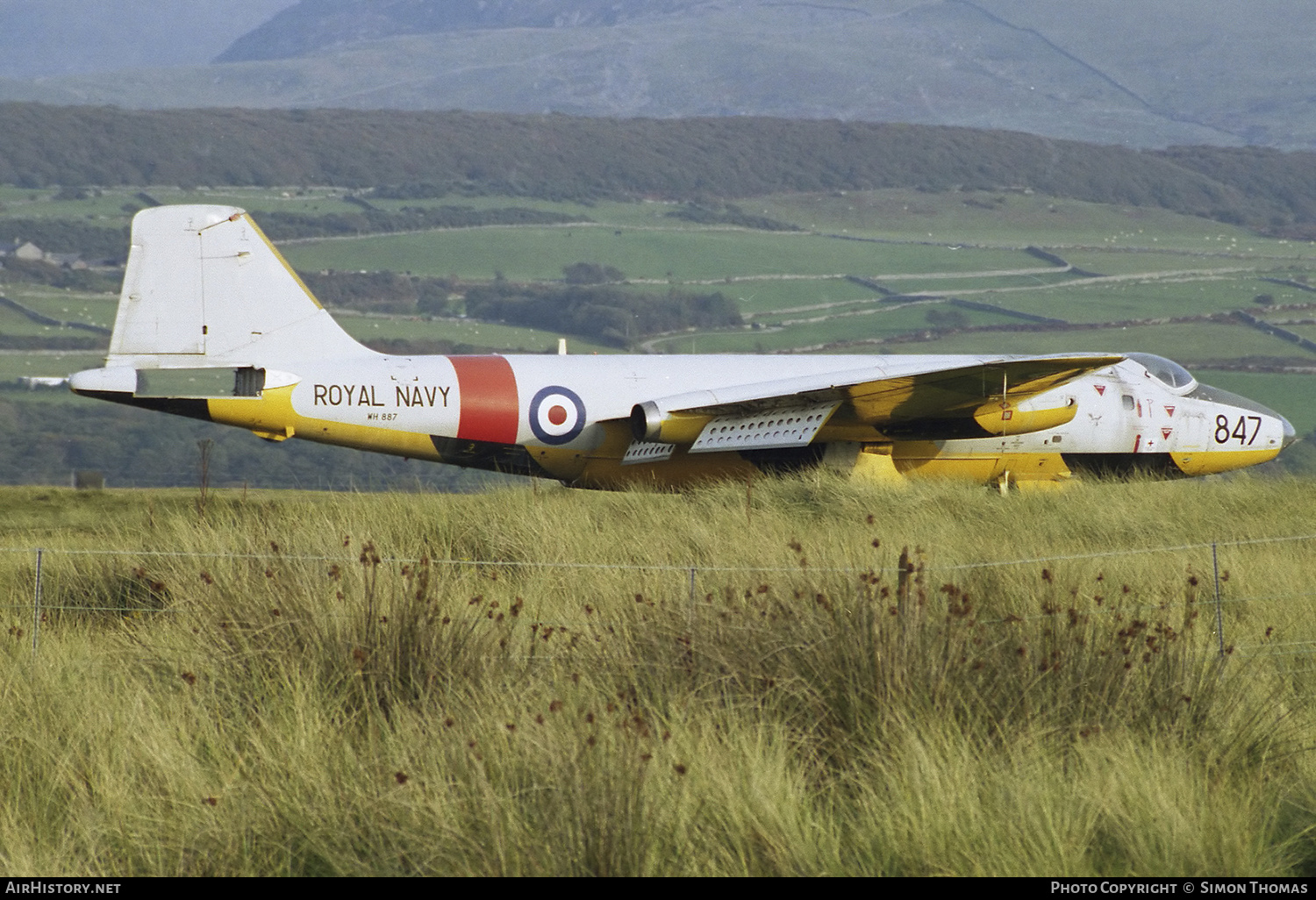Aircraft Photo of WH887 | English Electric Canberra TT18 | UK - Navy | AirHistory.net #460064