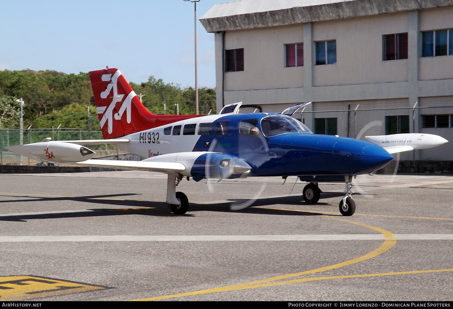 Aircraft Photo of HI932 | Cessna 402B | ReefJet | AirHistory.net #460093