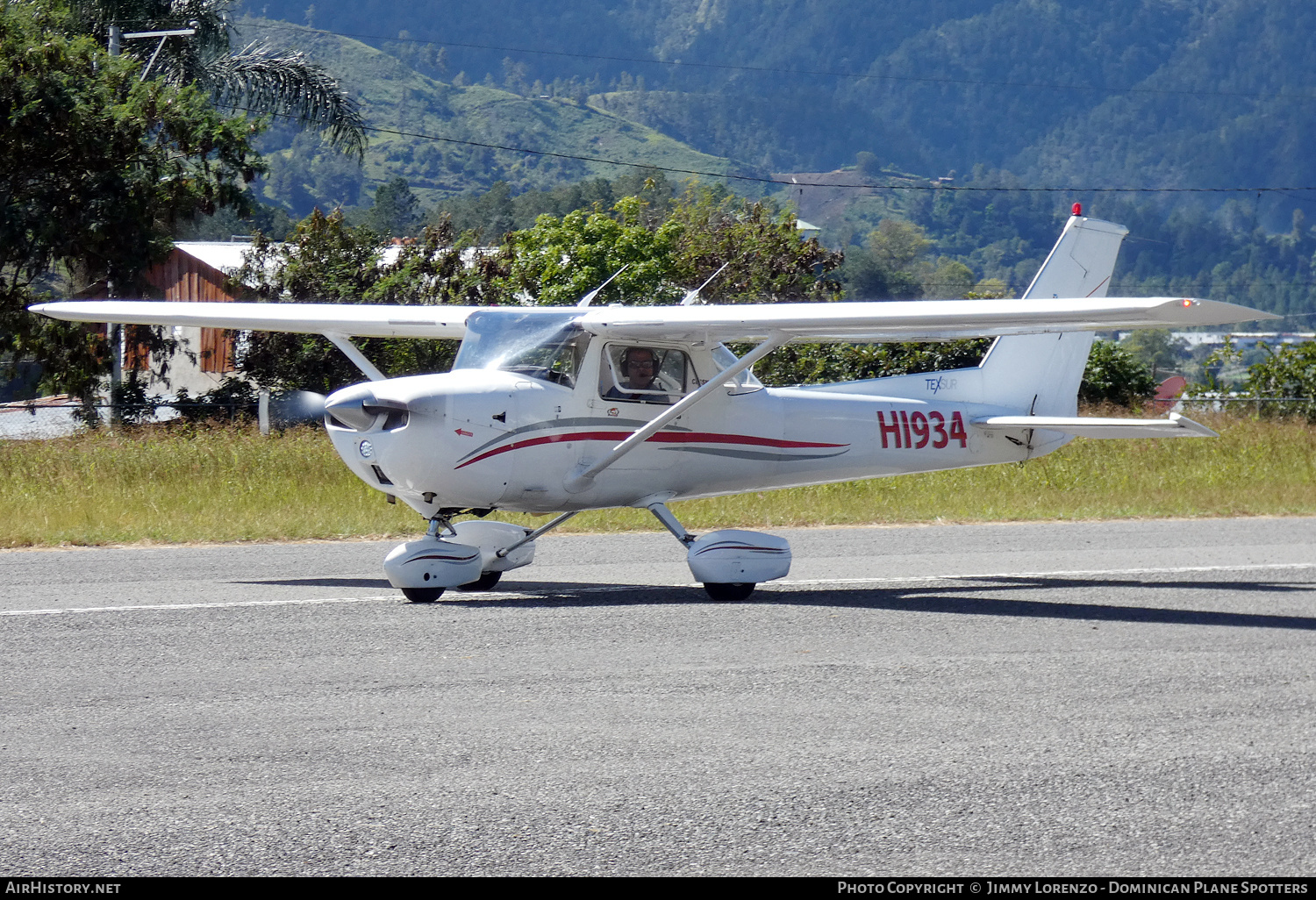 Aircraft Photo of HI934 | Cessna 150M | AirHistory.net #460112