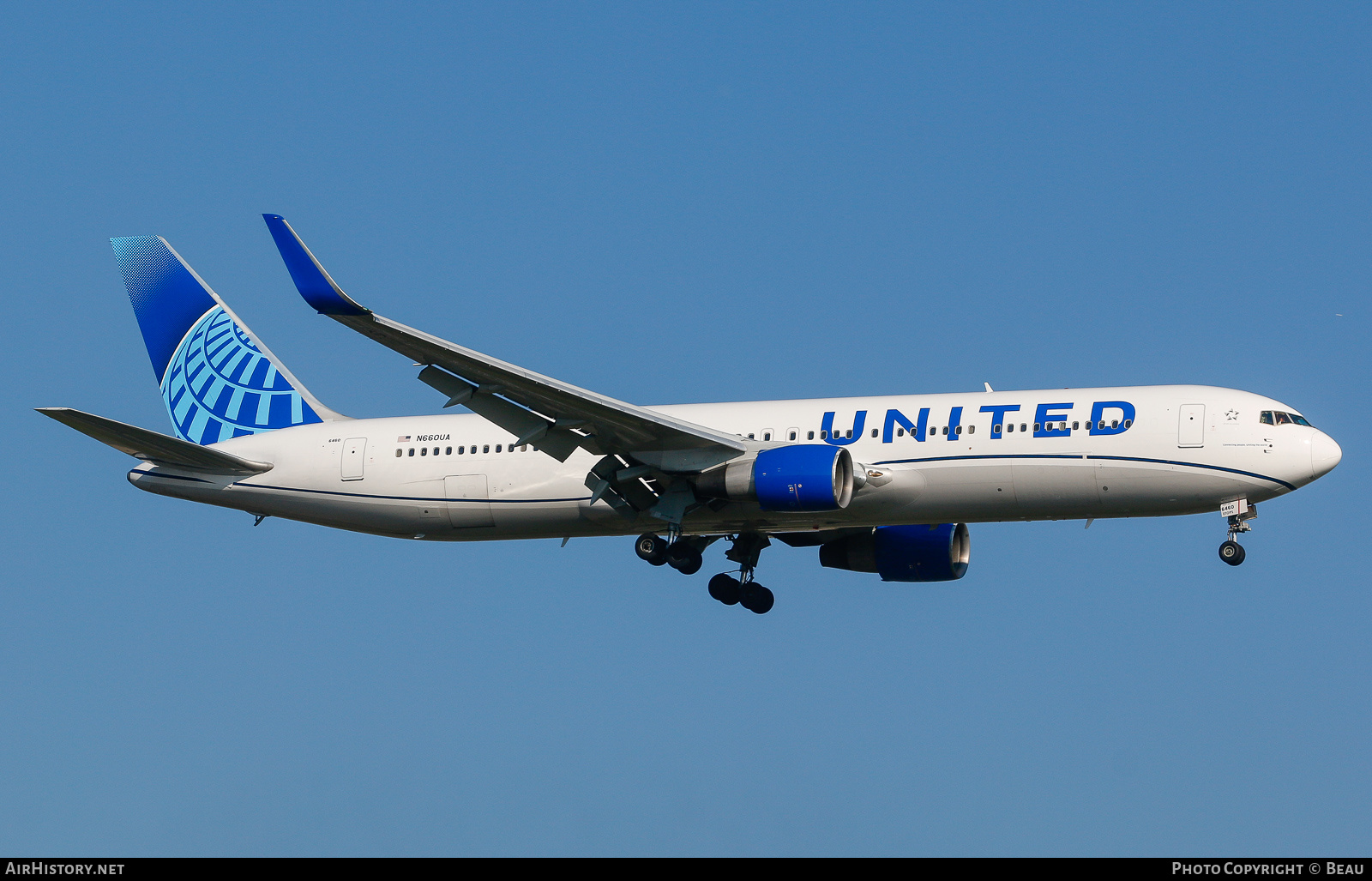 Aircraft Photo of N660UA | Boeing 767-322/ER | United Airlines | AirHistory.net #460171