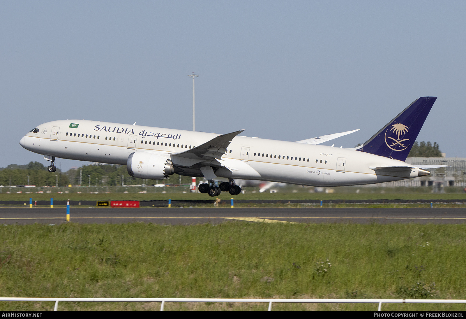 Aircraft Photo of HZ-ARC | Boeing 787-9 Dreamliner | Saudia - Saudi Arabian Airlines | AirHistory.net #460282