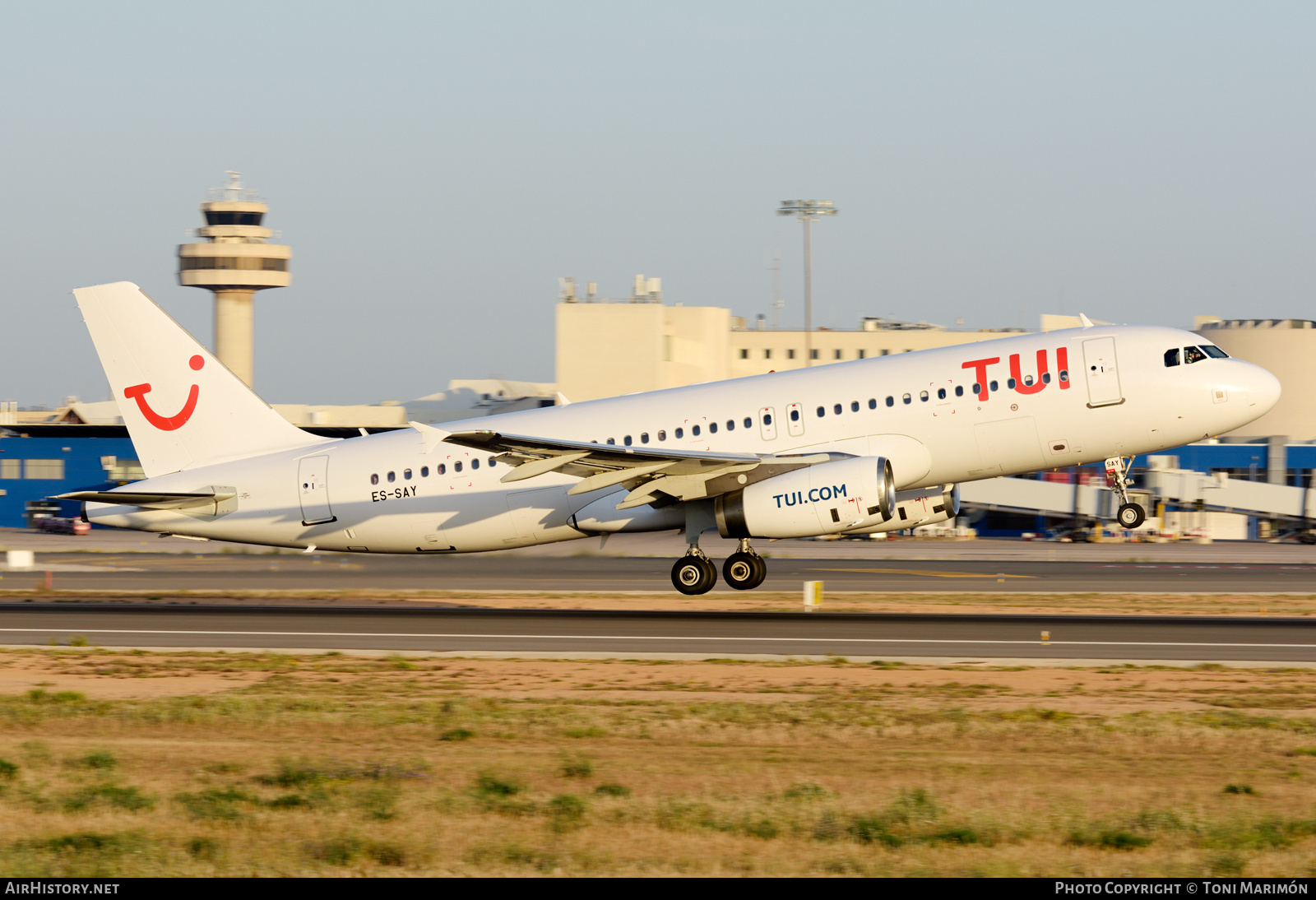 Aircraft Photo of ES-SAY | Airbus A320-232 | TUI | AirHistory.net #460290