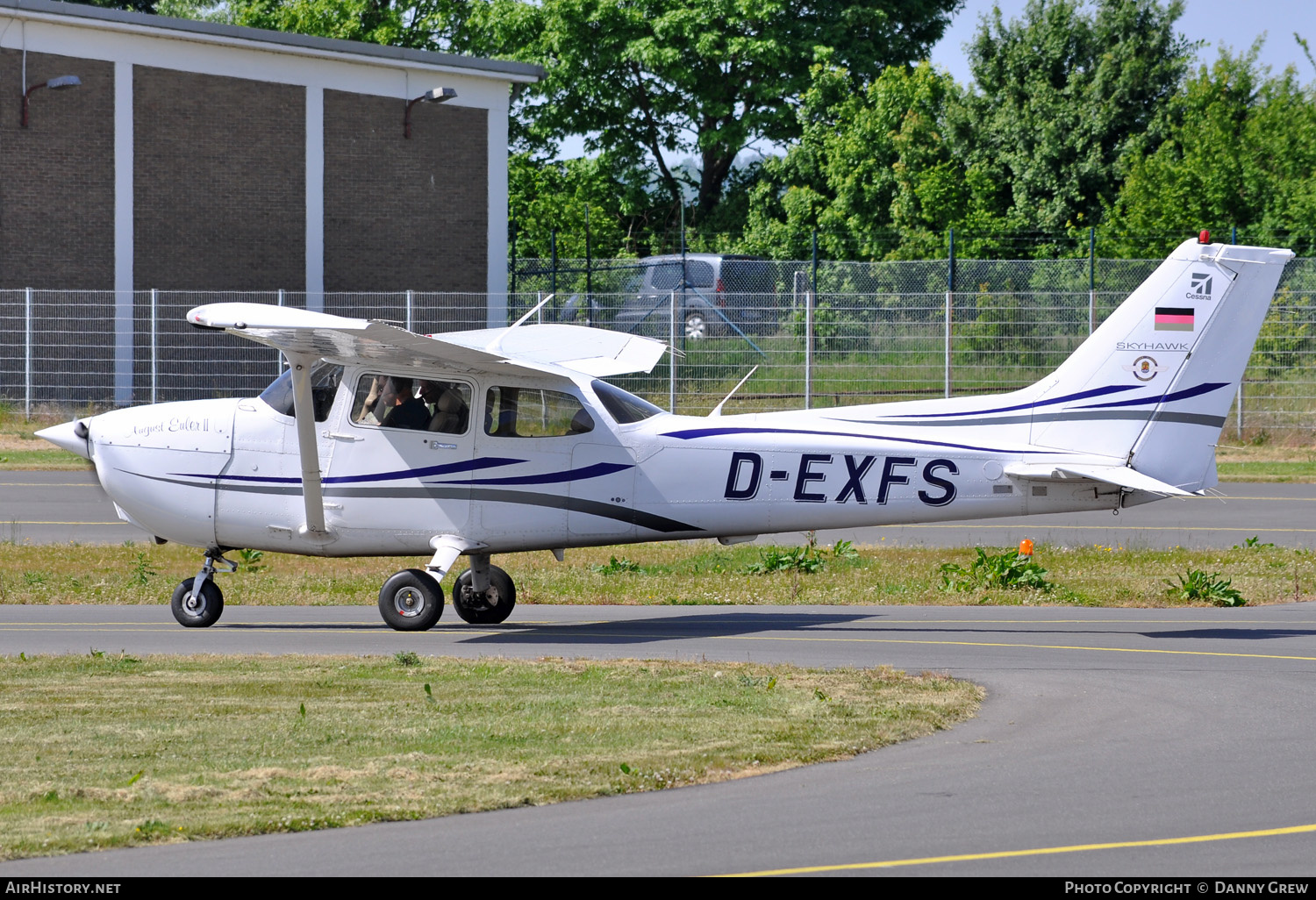 Aircraft Photo of D-EXFS | Cessna 172R Skyhawk | AirHistory.net #460298