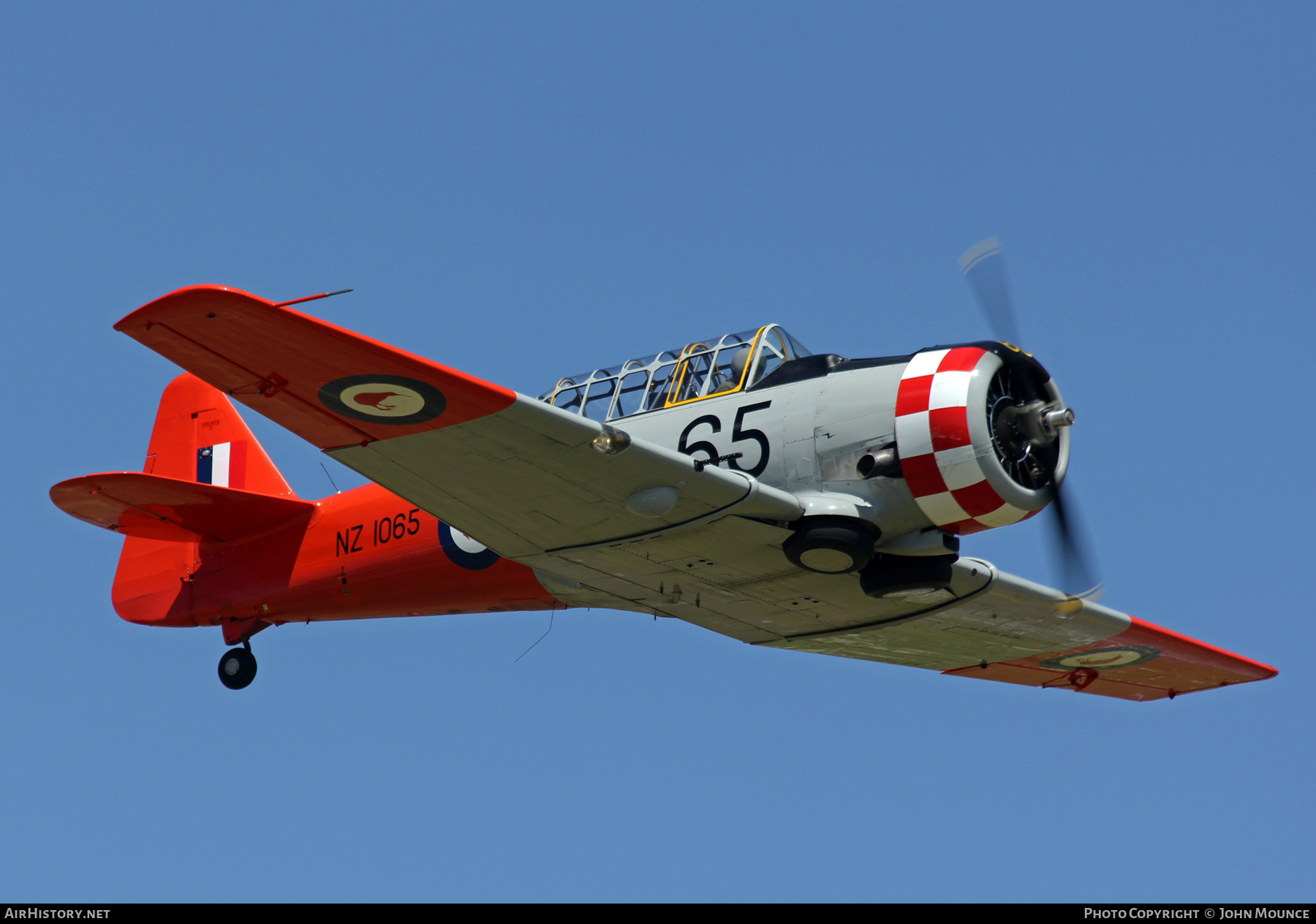 Aircraft Photo of ZK-ENF / NZ1065 | North American AT-6D Harvard III | New Zealand Warbirds | New Zealand - Air Force | AirHistory.net #460351