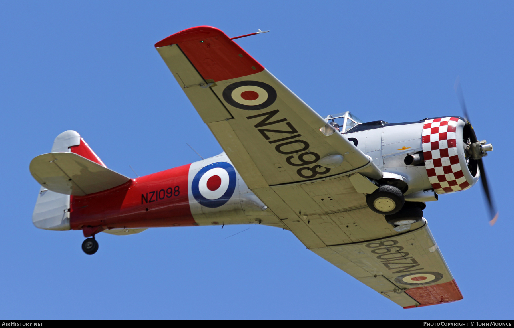 Aircraft Photo of ZK-ENJ / NZ1098 | North American AT-6D Harvard III | New Zealand Warbirds | New Zealand - Air Force | AirHistory.net #460366