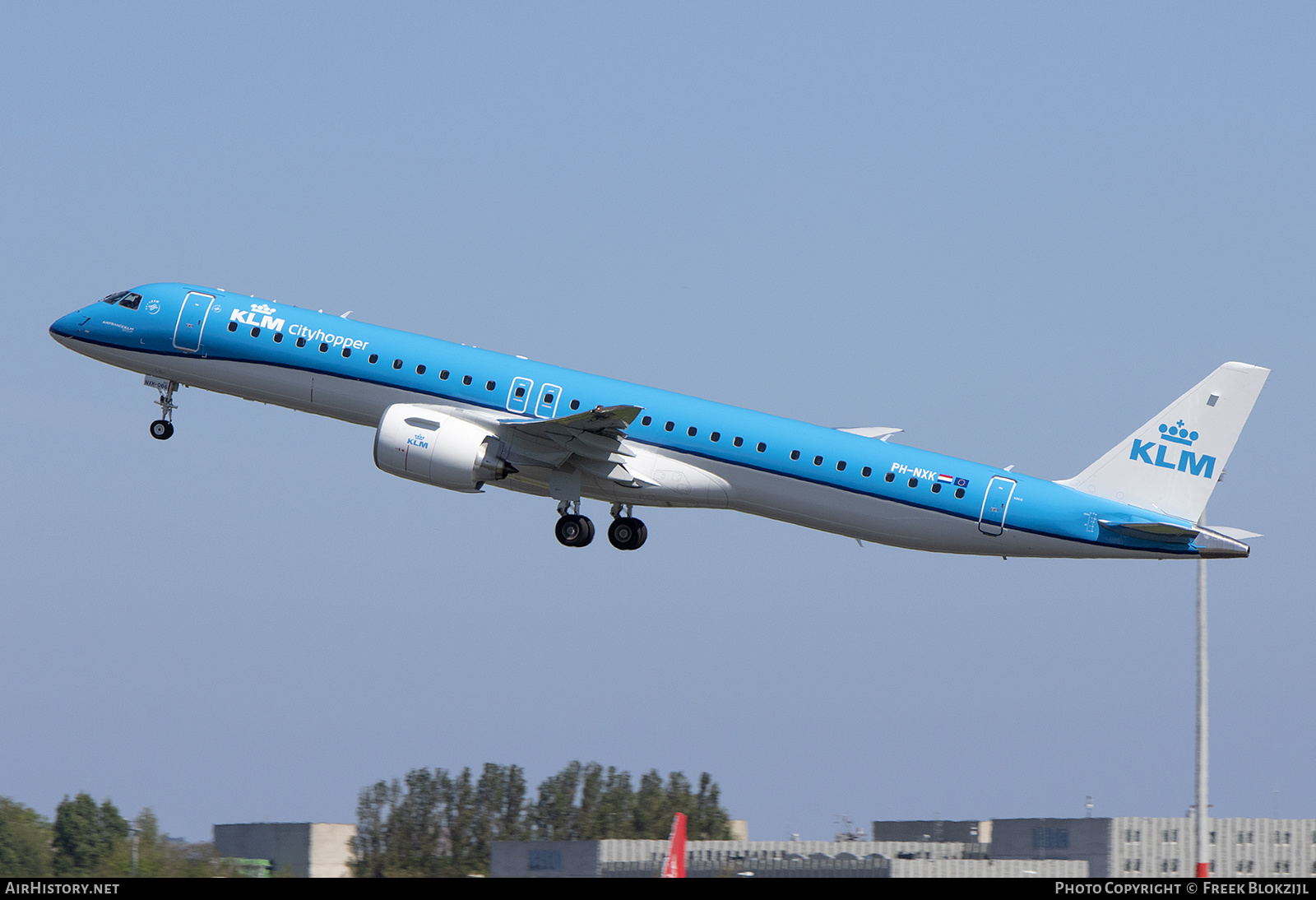 Aircraft Photo of PH-NXK | Embraer 195-E2 (ERJ-190-400) | KLM Cityhopper | AirHistory.net #460614
