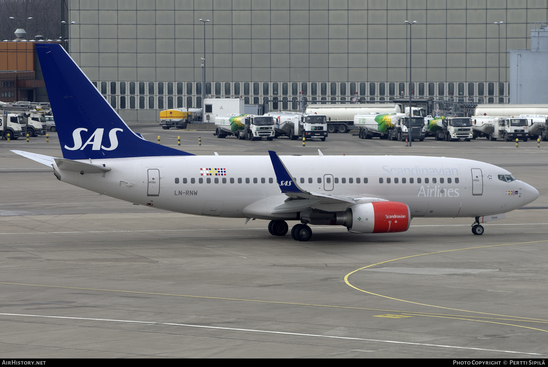 Aircraft Photo of LN-RNW | Boeing 737-783 | Scandinavian Airlines - SAS | AirHistory.net #460742