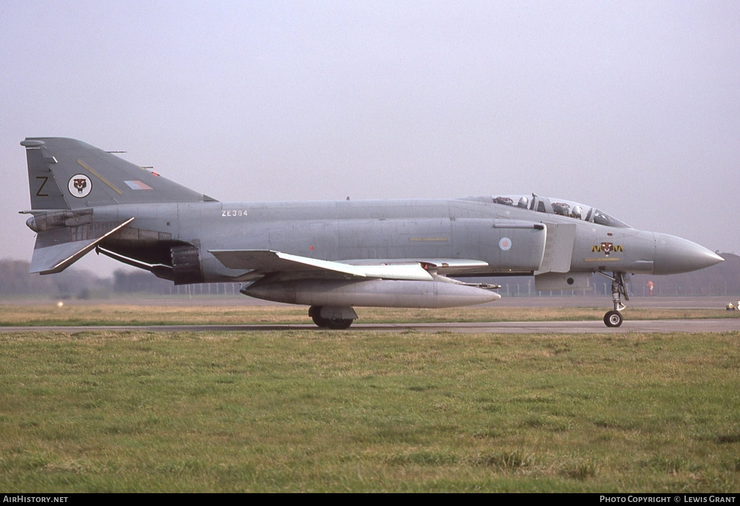 Aircraft Photo of ZE364 | McDonnell Douglas F-4J(UK) Phantom | UK - Air Force | AirHistory.net #460754