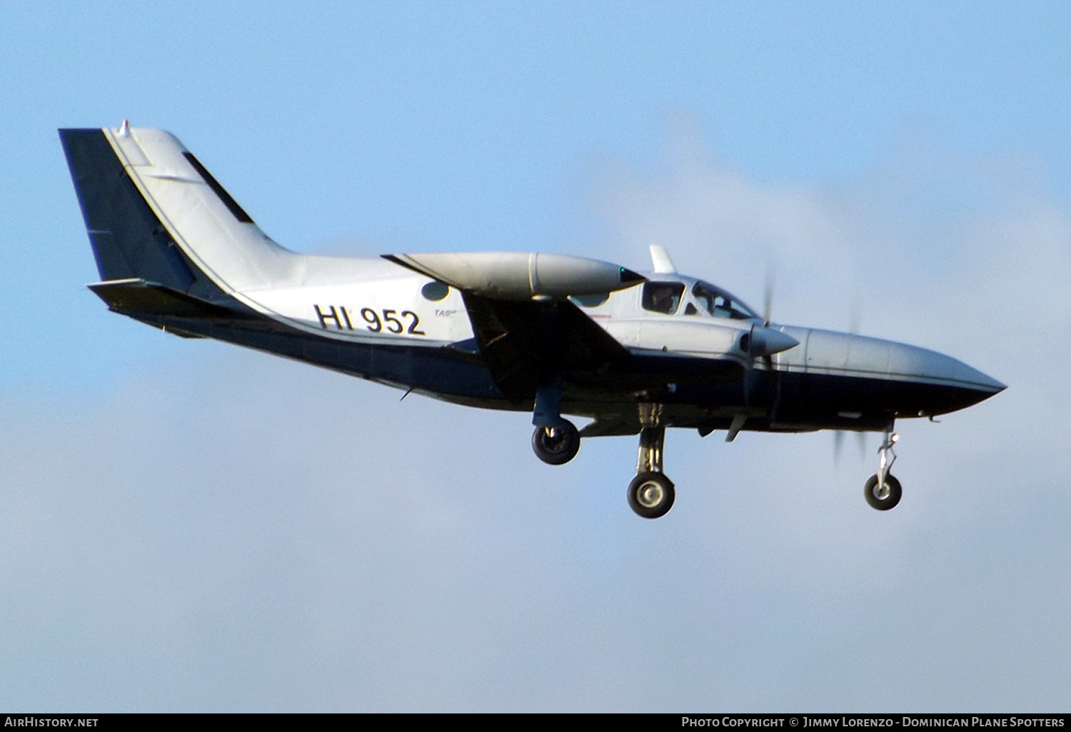 Aircraft Photo of HI952 | Cessna 421B Golden Eagle | TAS - Tropical Aero Services | AirHistory.net #460893