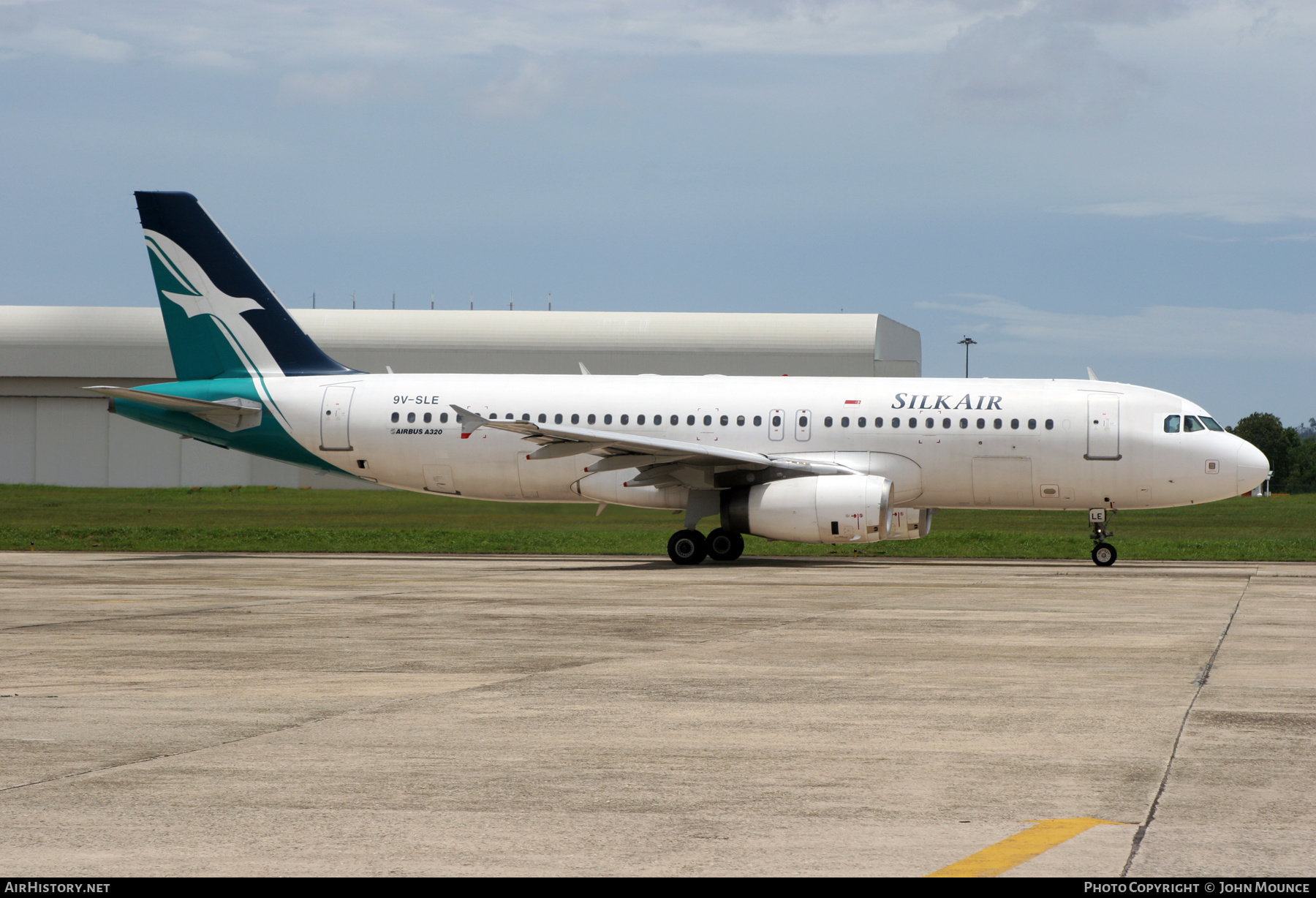 Aircraft Photo of 9V-SLE | Airbus A320-232 | SilkAir | AirHistory.net #460907