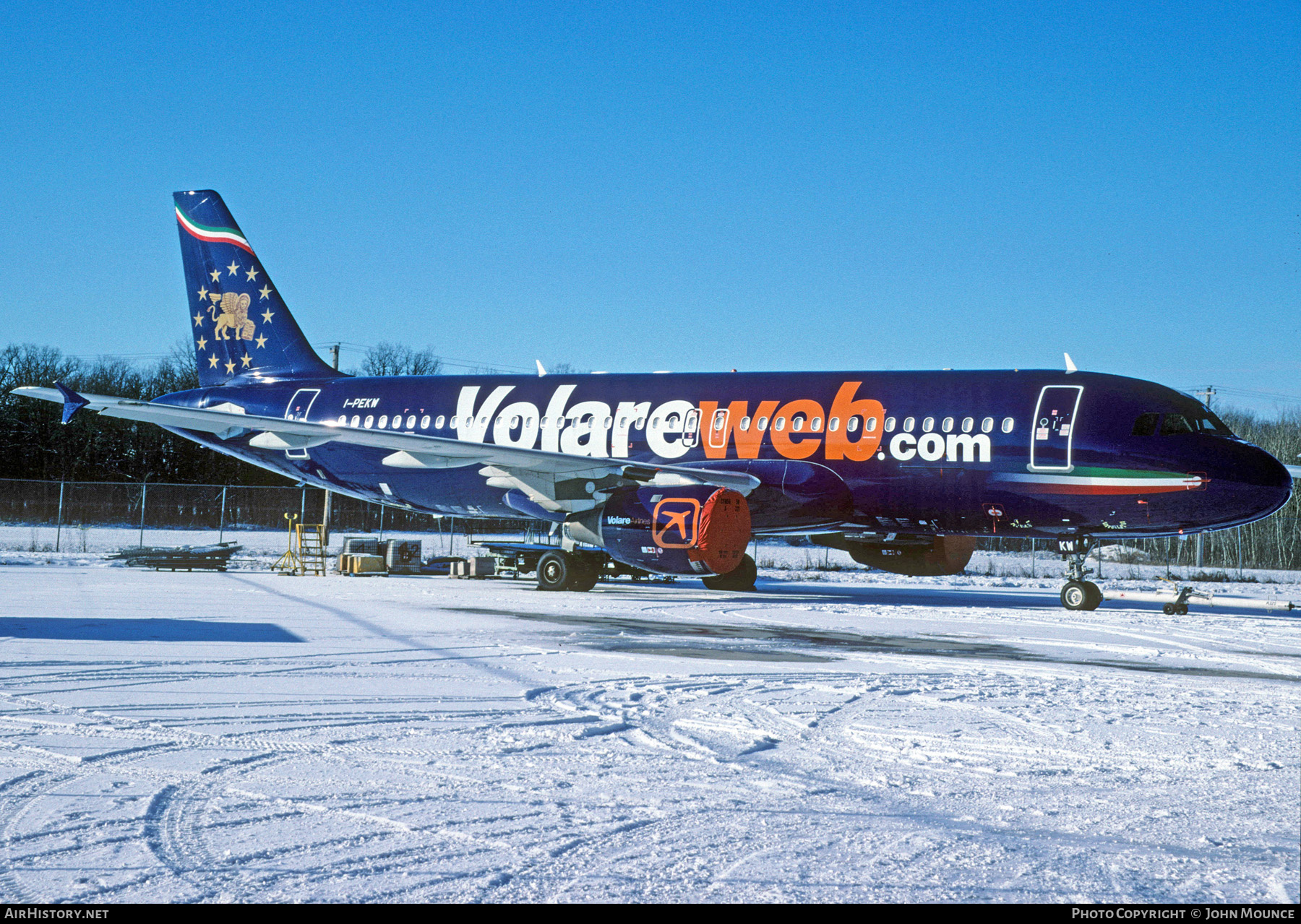 Aircraft Photo of I-PEKW | Airbus A320-212 | Volareweb | AirHistory.net #460916