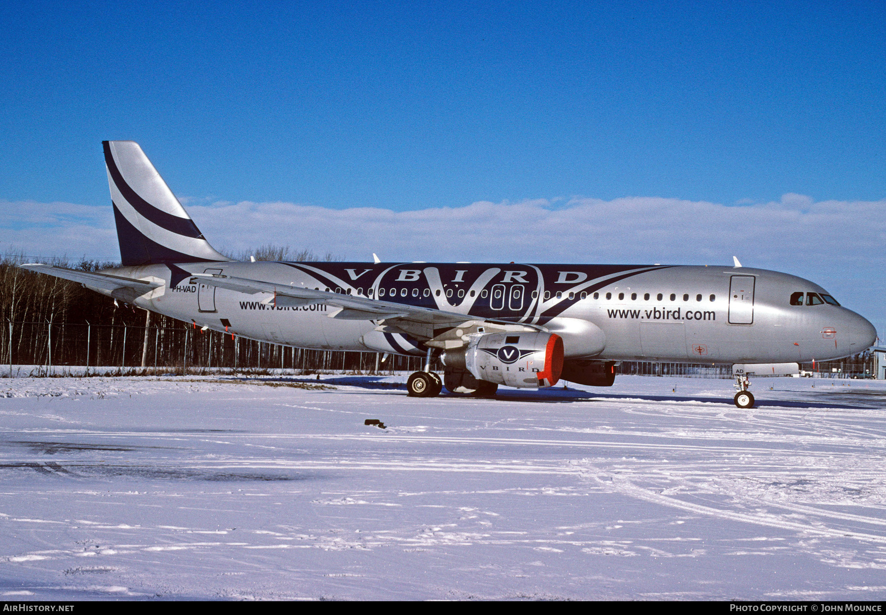 Aircraft Photo of PH-VAD | Airbus A320-211 | V Bird | AirHistory.net #460917