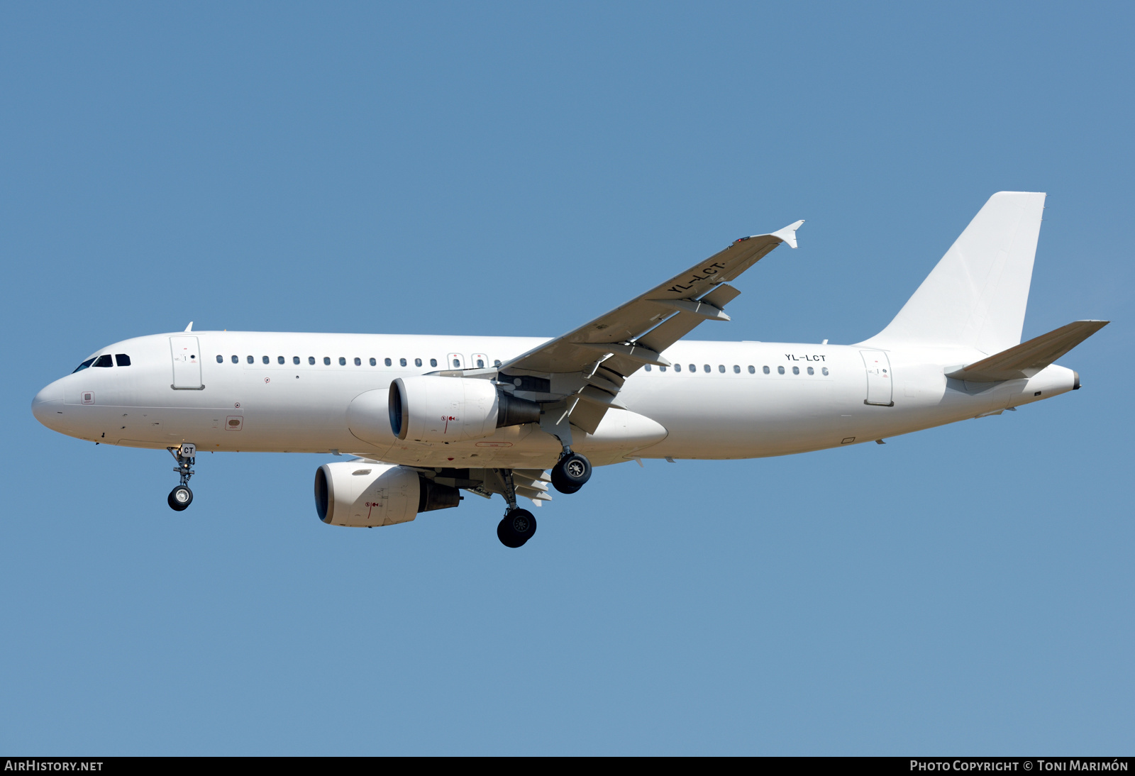 Aircraft Photo of YL-LCT | Airbus A320-214 | AirHistory.net #461175