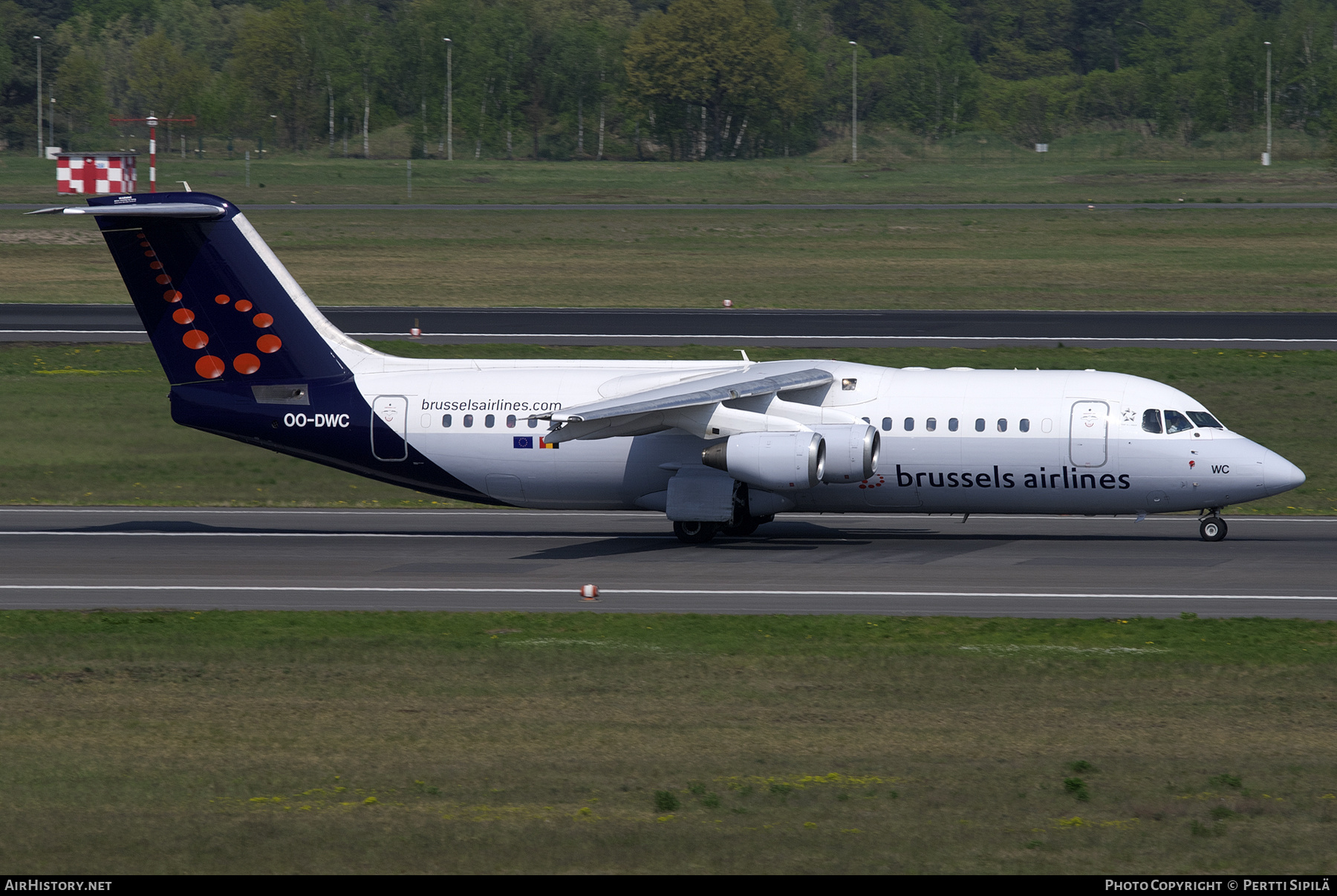 Aircraft Photo of OO-DWC | British Aerospace Avro 146-RJ100 | Brussels Airlines | AirHistory.net #461176