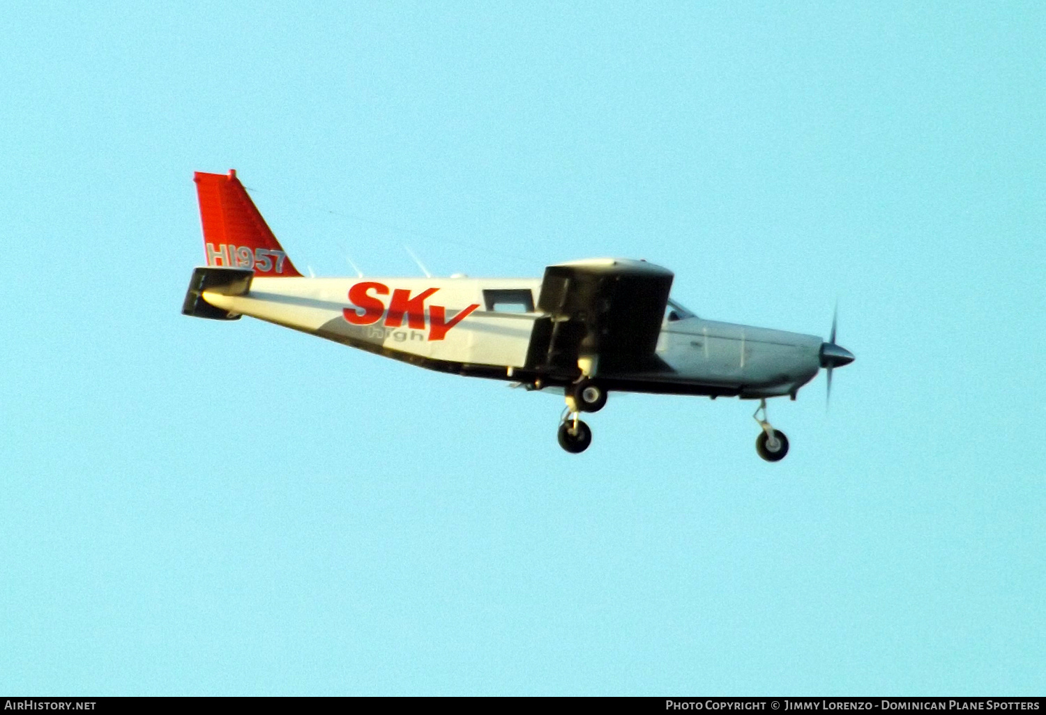 Aircraft Photo of HI957 | Piper PA-32-260 Cherokee Six | Sky High Aviation | AirHistory.net #461192