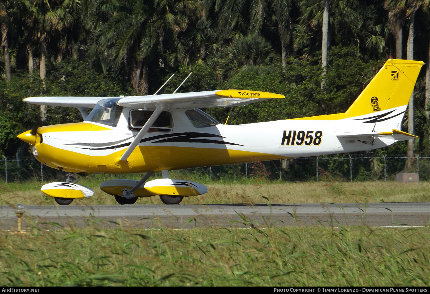 Aircraft Photo of HI958 | Cessna 150L | AirHistory.net #461193