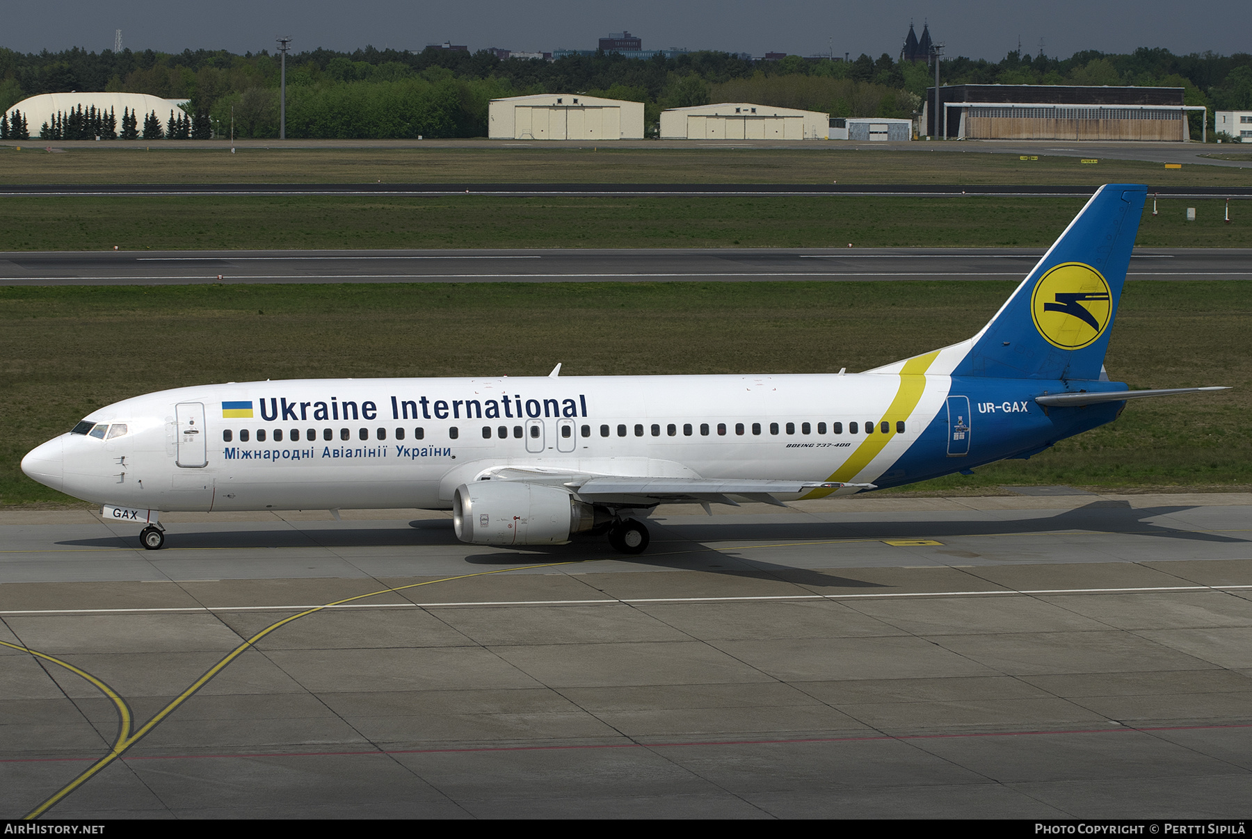 Aircraft Photo of UR-GAX | Boeing 737-4Y0 | Ukraine International Airlines | AirHistory.net #461354