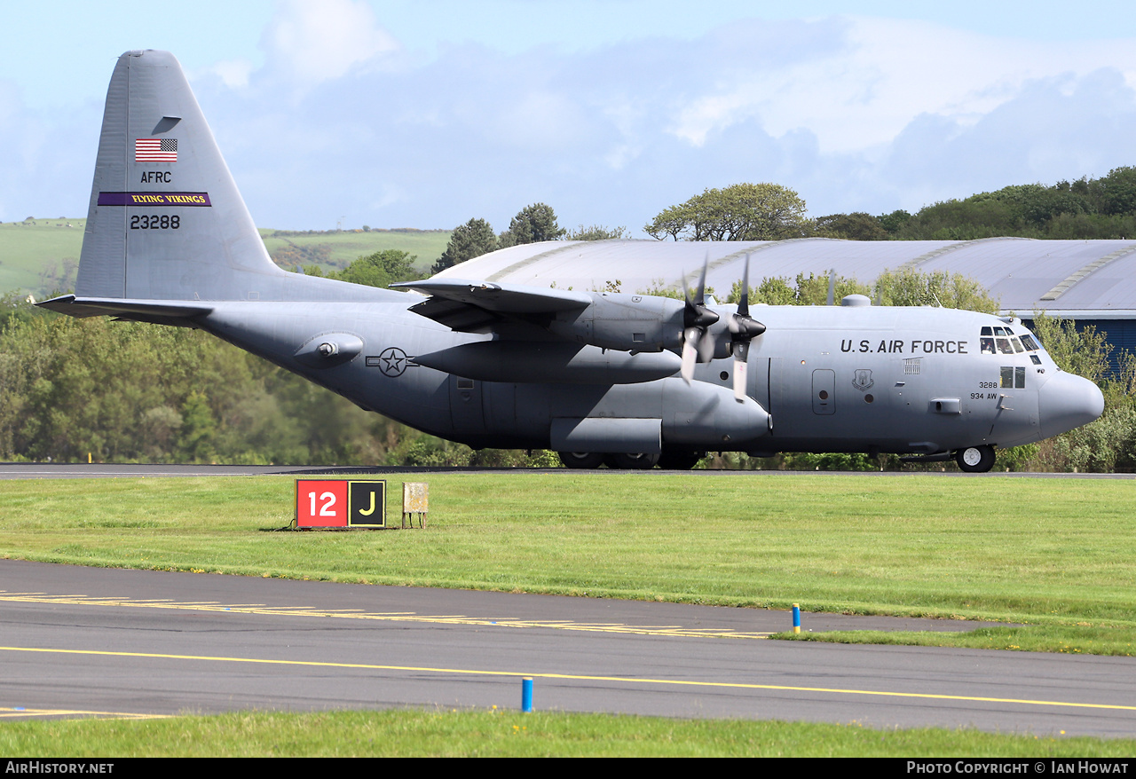 Aircraft Photo of 92-3288 / 23288 | Lockheed C-130H Hercules | USA - Air Force | AirHistory.net #461417