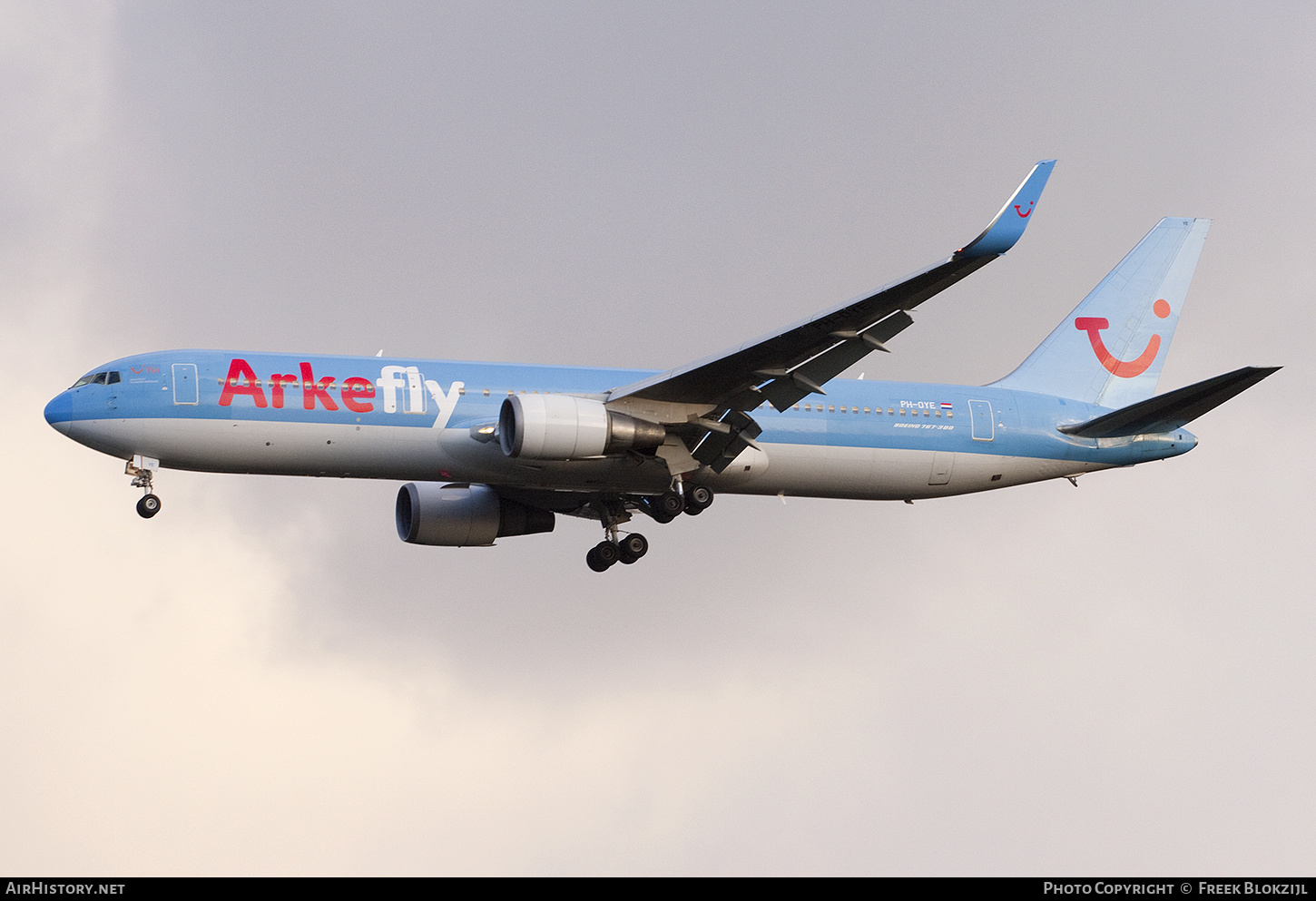 Aircraft Photo of PH-OYE | Boeing 767-304/ER | ArkeFly | AirHistory.net #461479